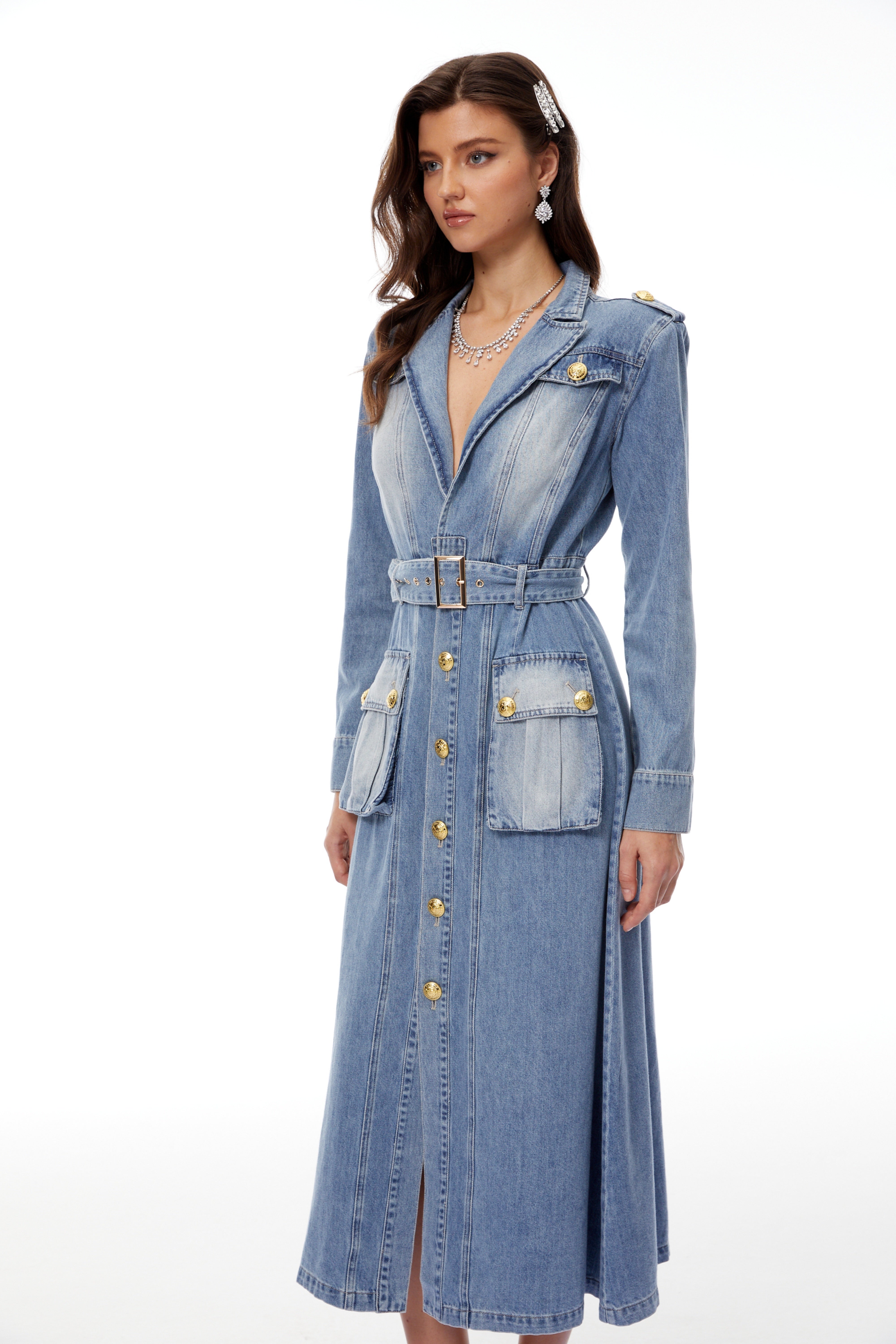 فستان ماكسي من الدنيم المصبوغ باللون الأزرق من تايرا