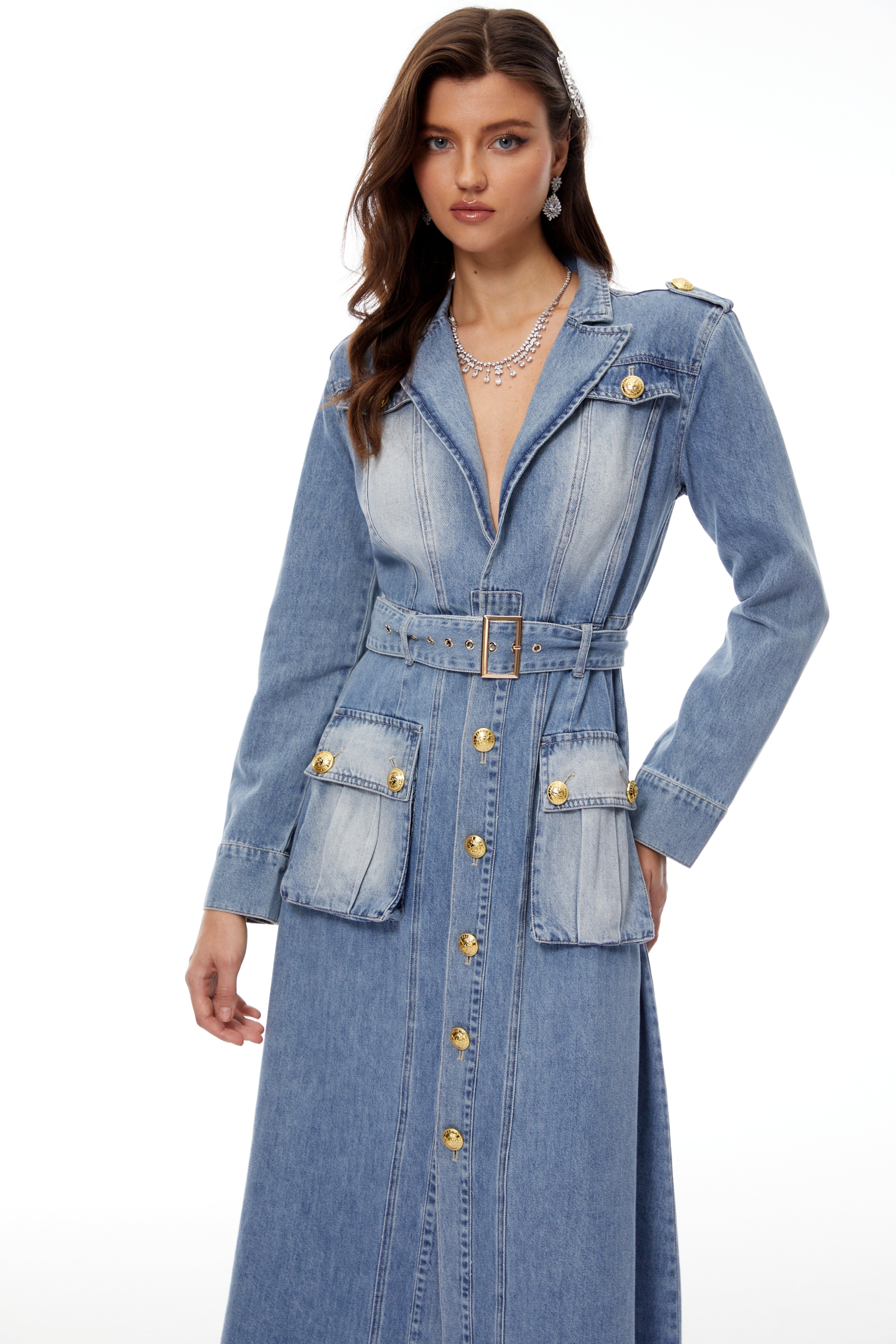 فستان ماكسي من الدنيم المصبوغ باللون الأزرق من تايرا