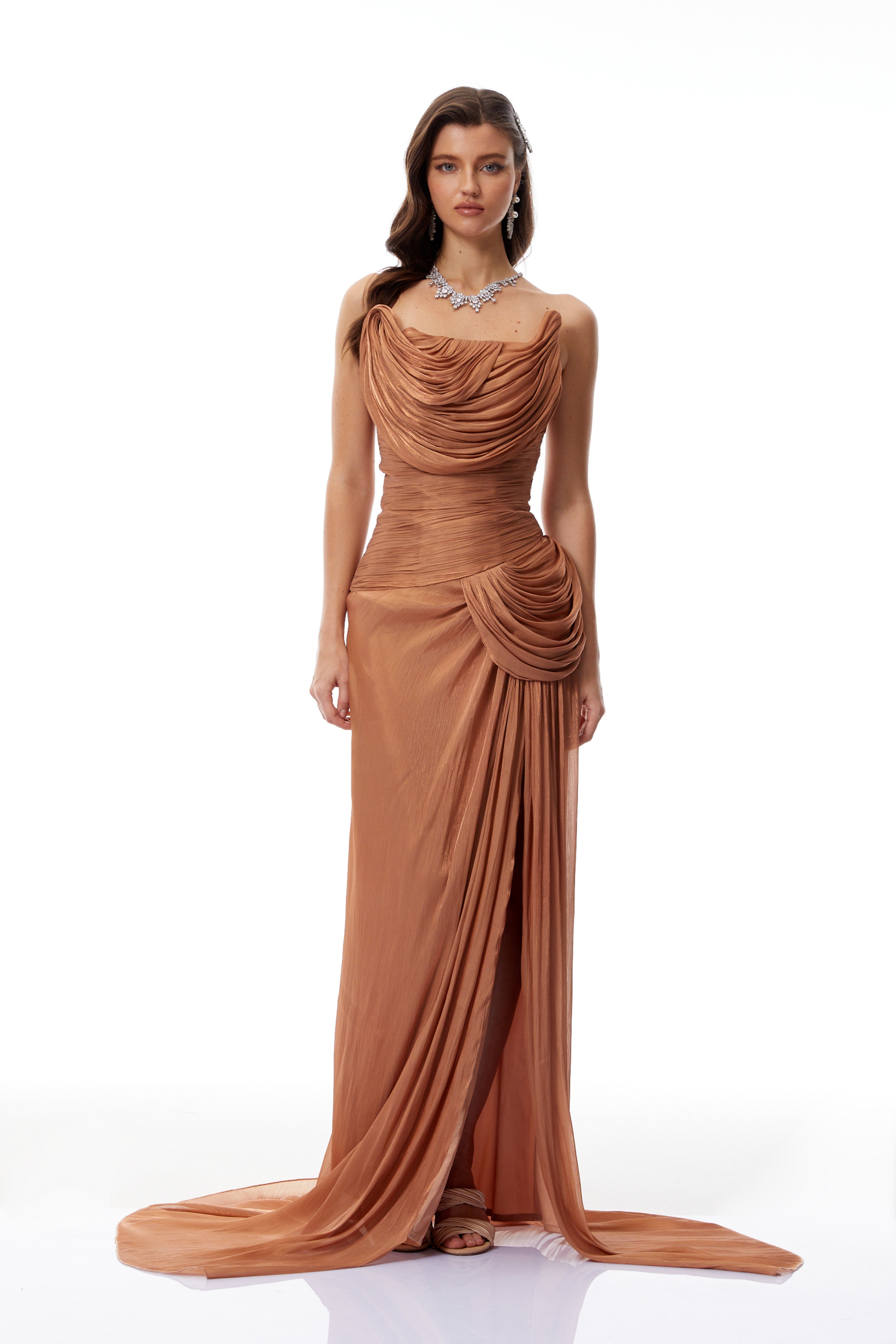 Plissiertes Abendkleid