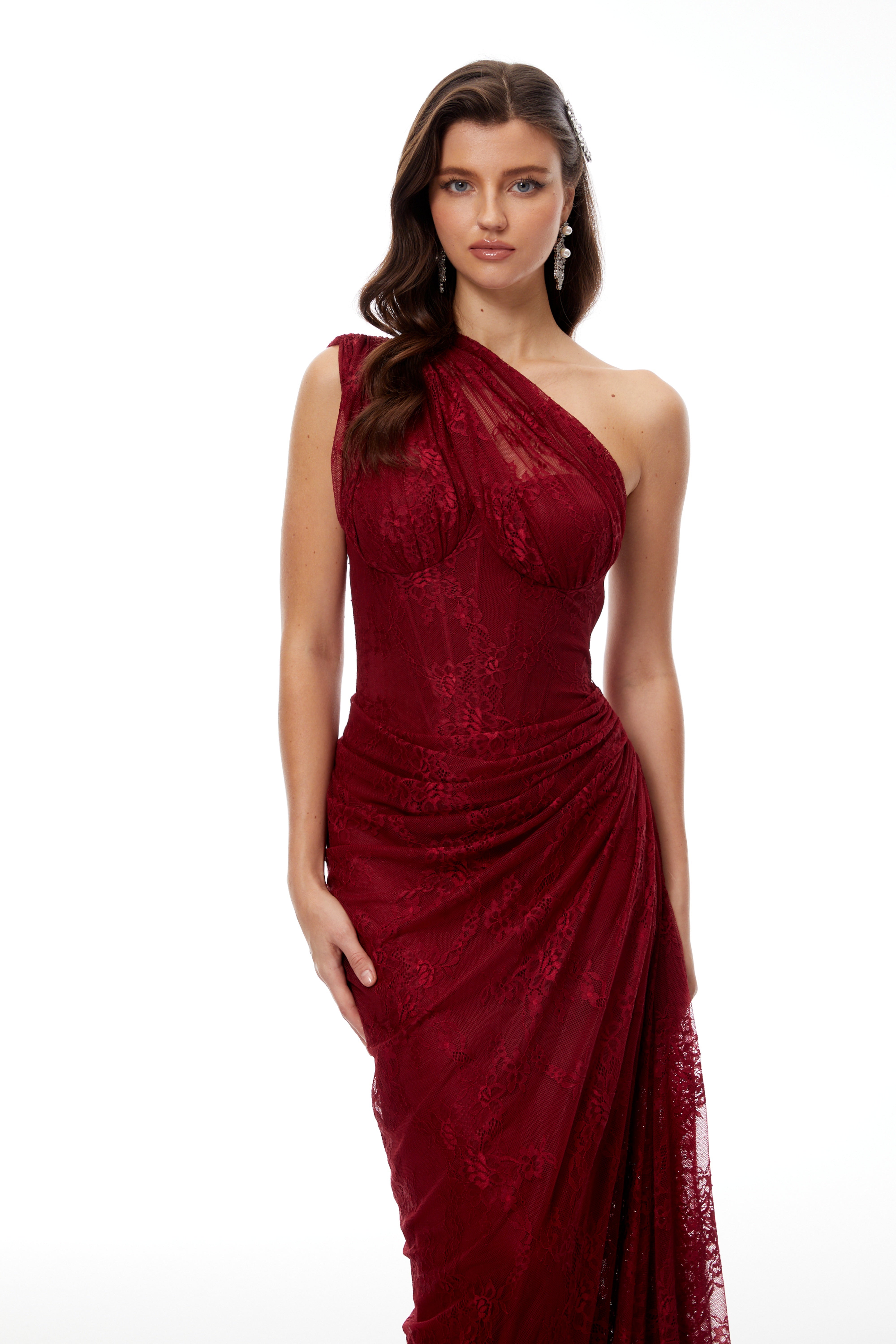 Stefania Rubinrotes Maxikleid aus floraler Spitze