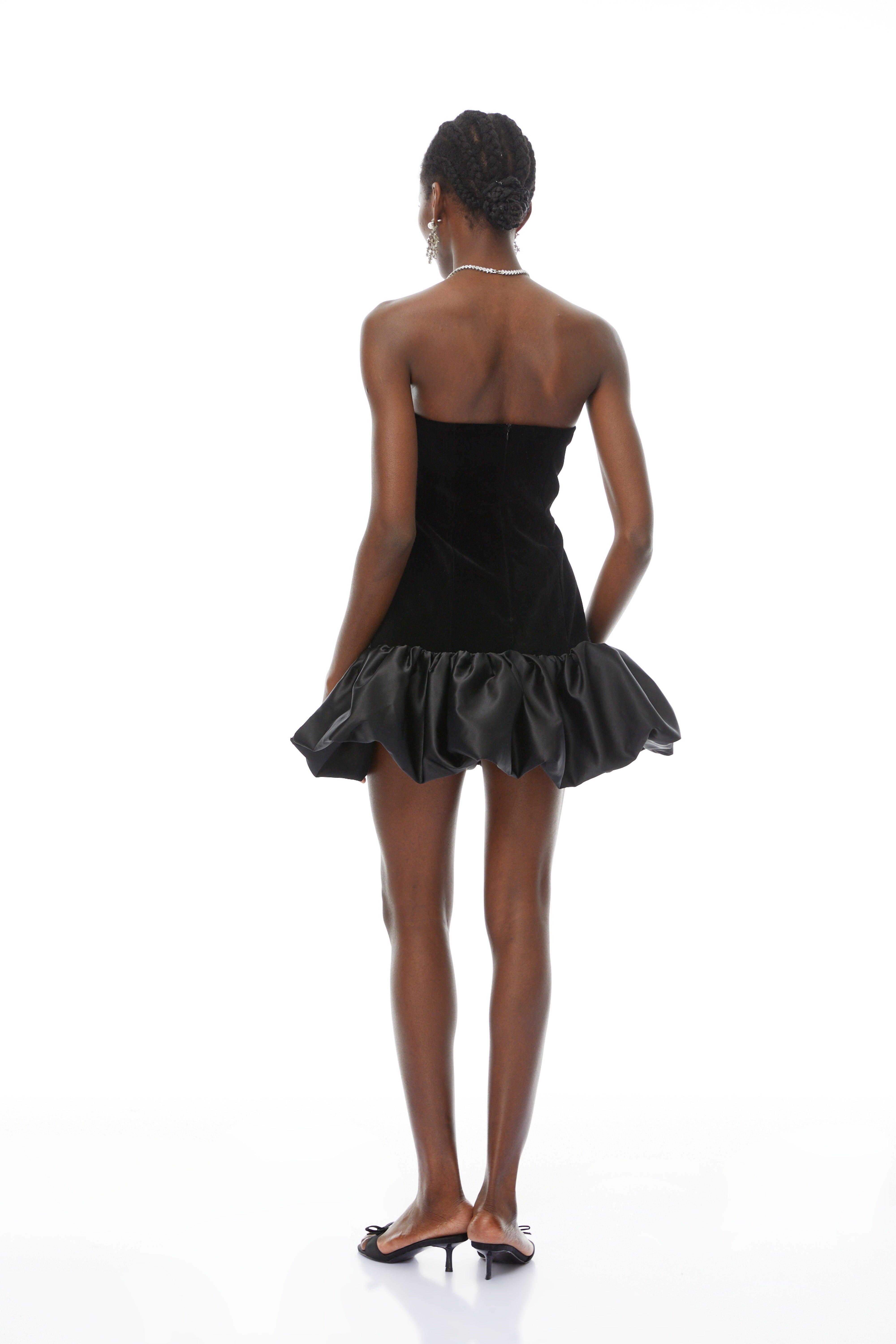 Lucía Black Beaded Embellished Velvet Mini Dress