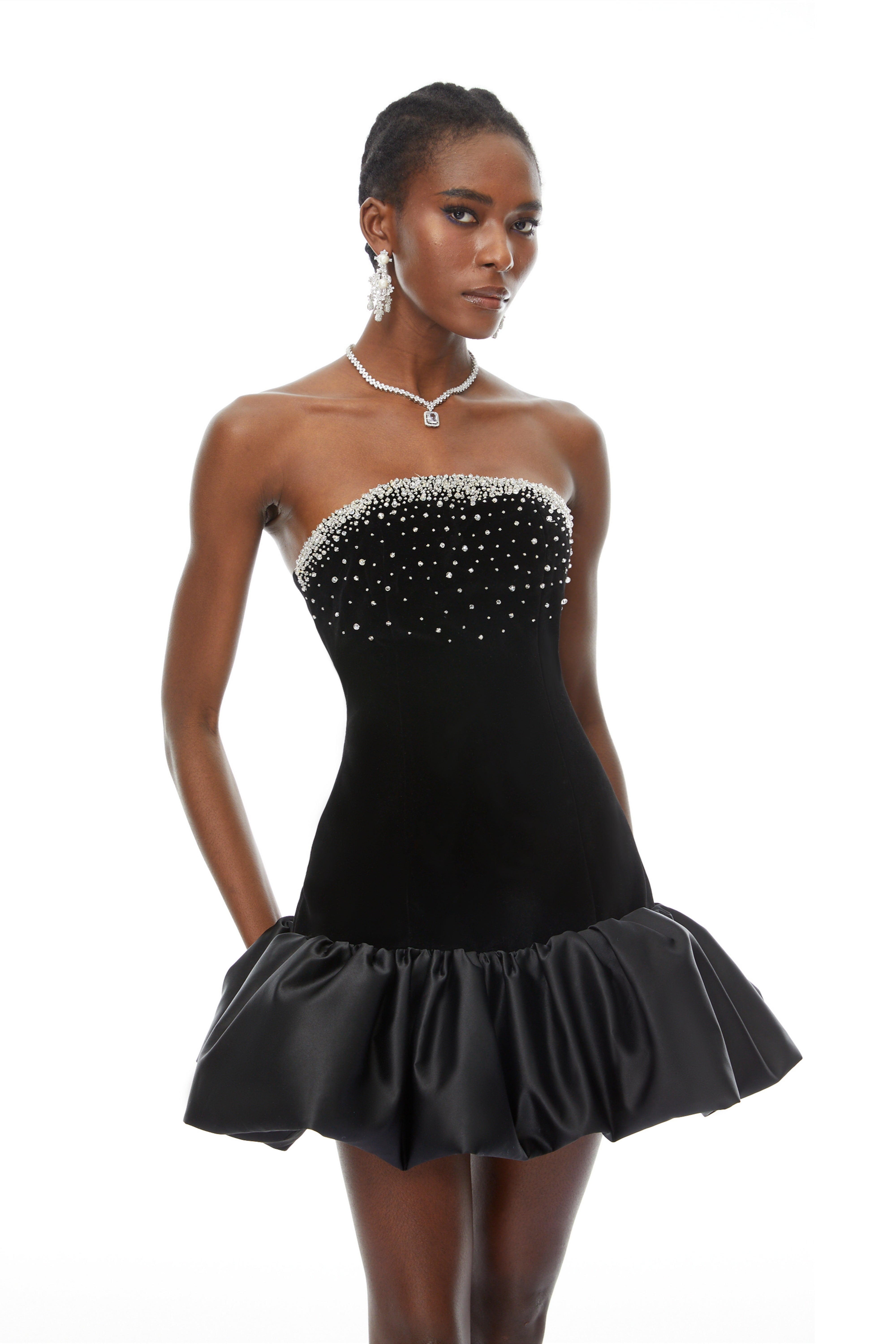 Lucía Black Beaded Embellished Velvet Mini Dress