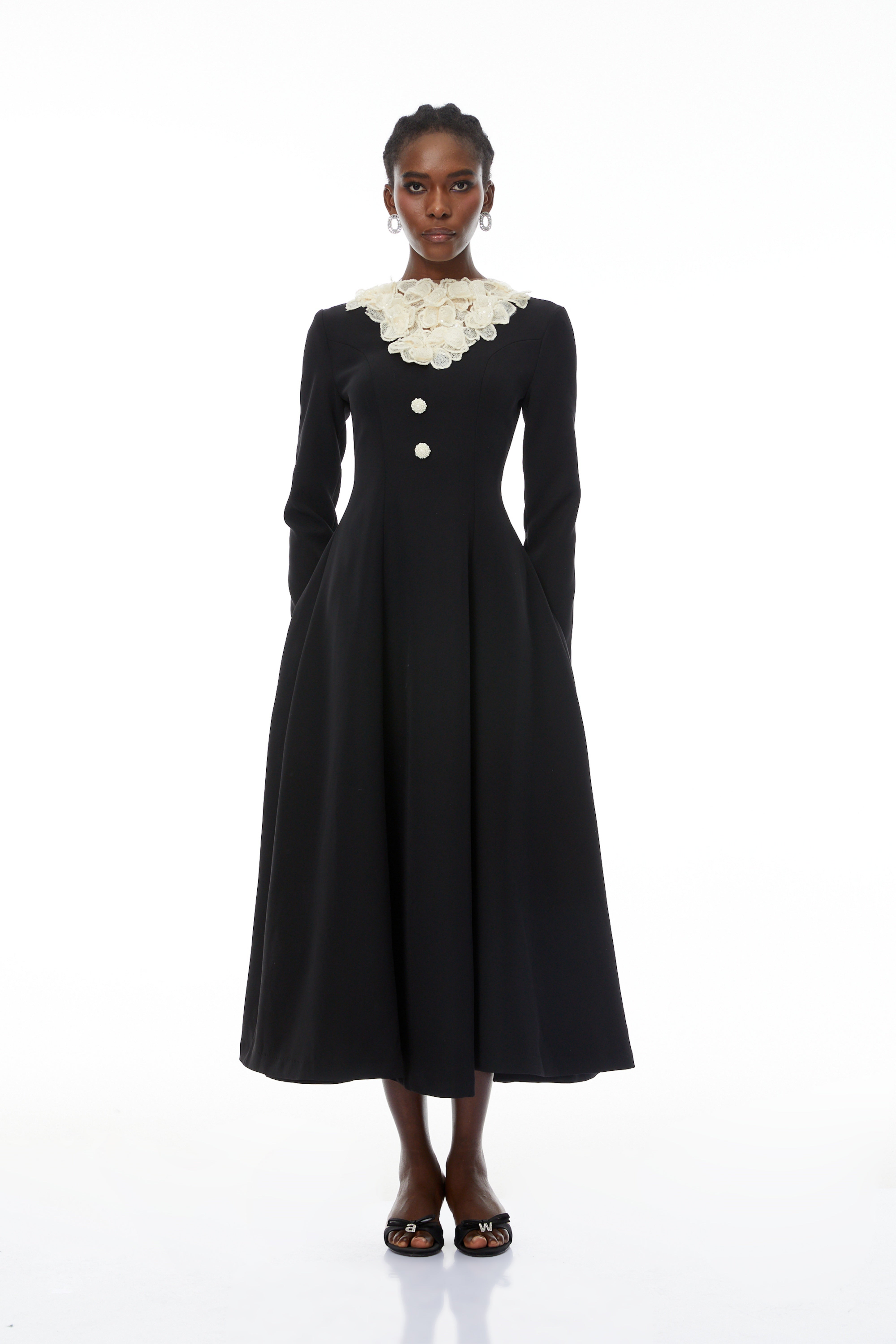 فستان جريتا ماكسي ثلاثي الأبعاد مزين بالترتر بألوان متداخلة