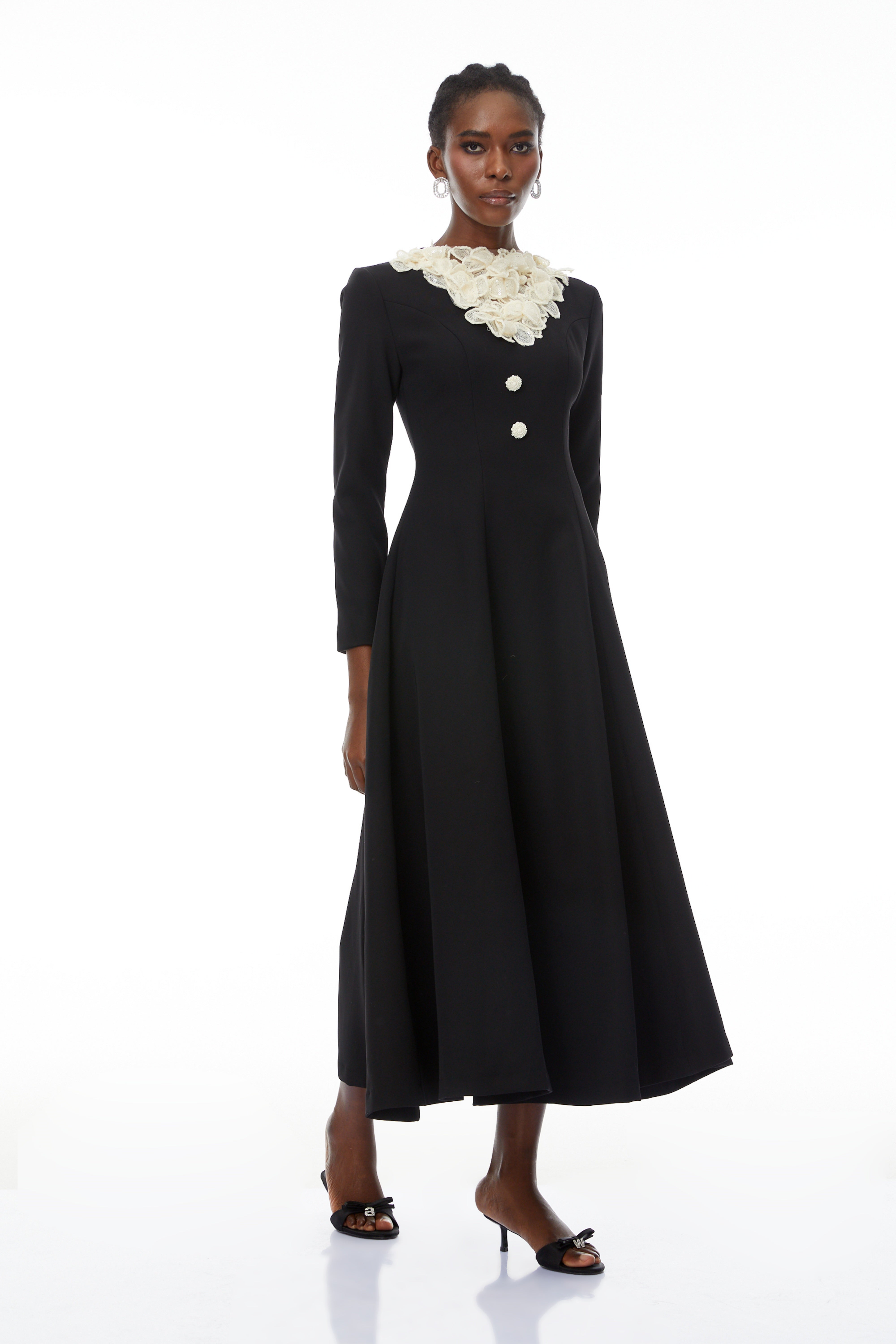 فستان جريتا ماكسي ثلاثي الأبعاد مزين بالترتر بألوان متداخلة