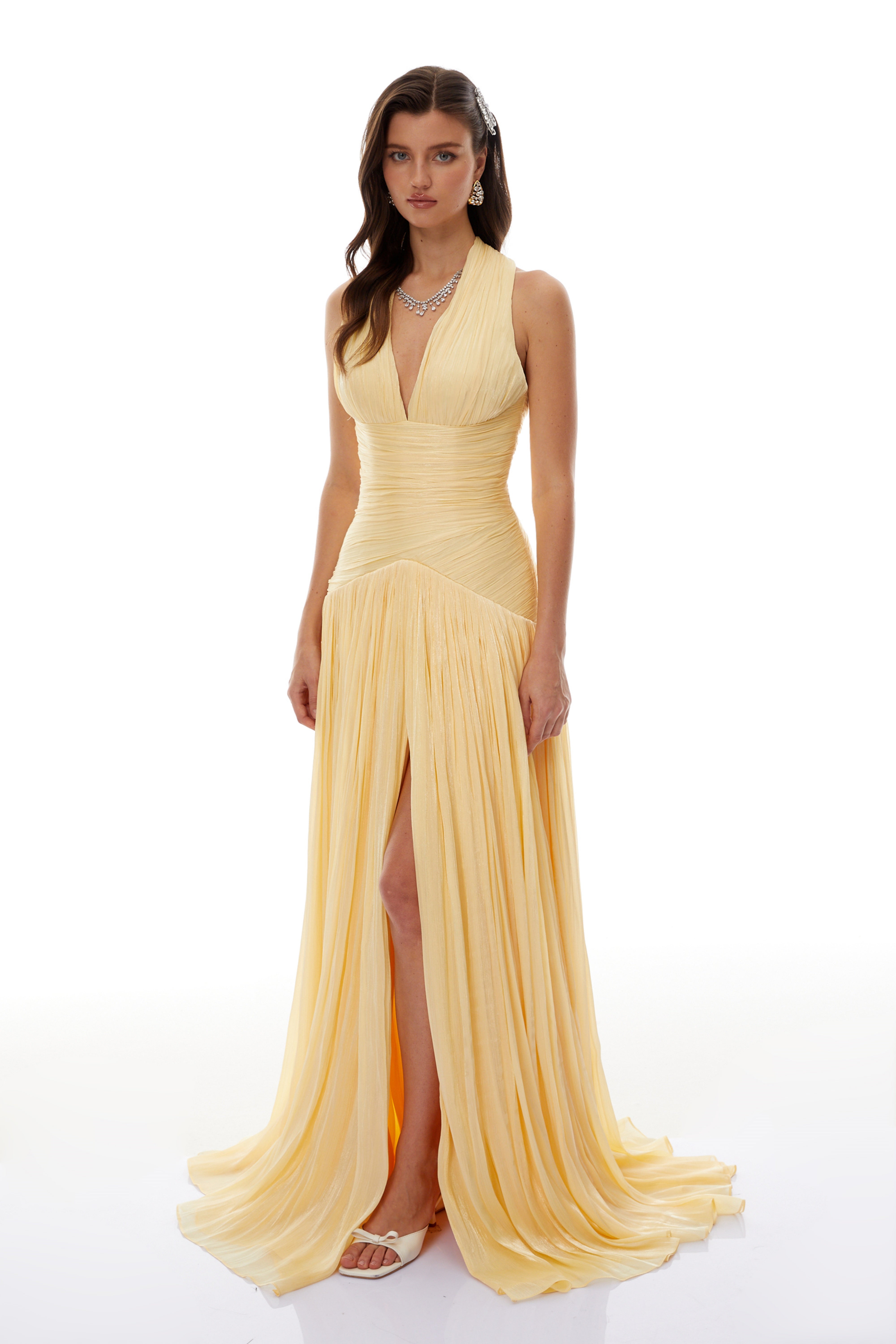 فستان ماكسي مكسّر باللون الأخضر النعناعي من يوراني