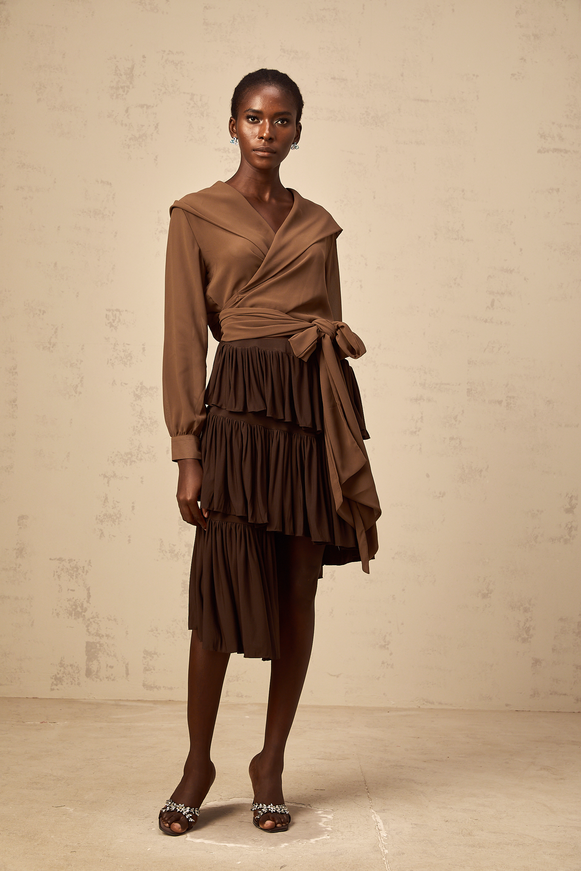 بلوزة Estelle بدون أكمام بتصميم غير متماثل 