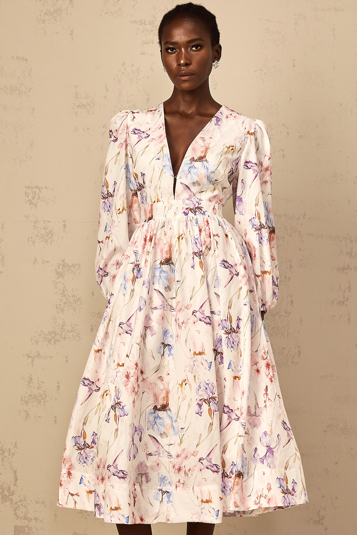 venus vintage floral midi dress Géraldine White V-Neck Floral Print Midi Dress