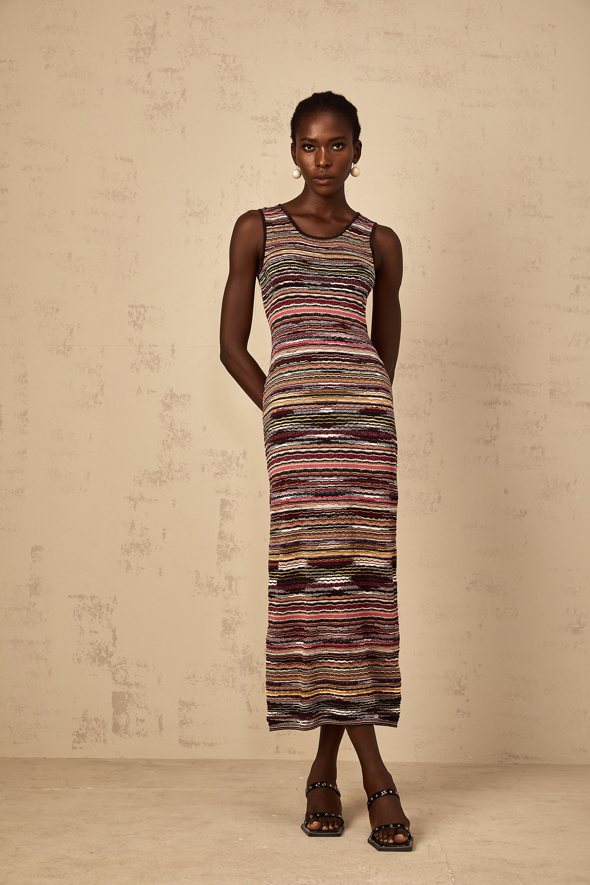 فستان كوينتين المخطط باللون الأرجواني من الكروشيه متوسط ​​الطول