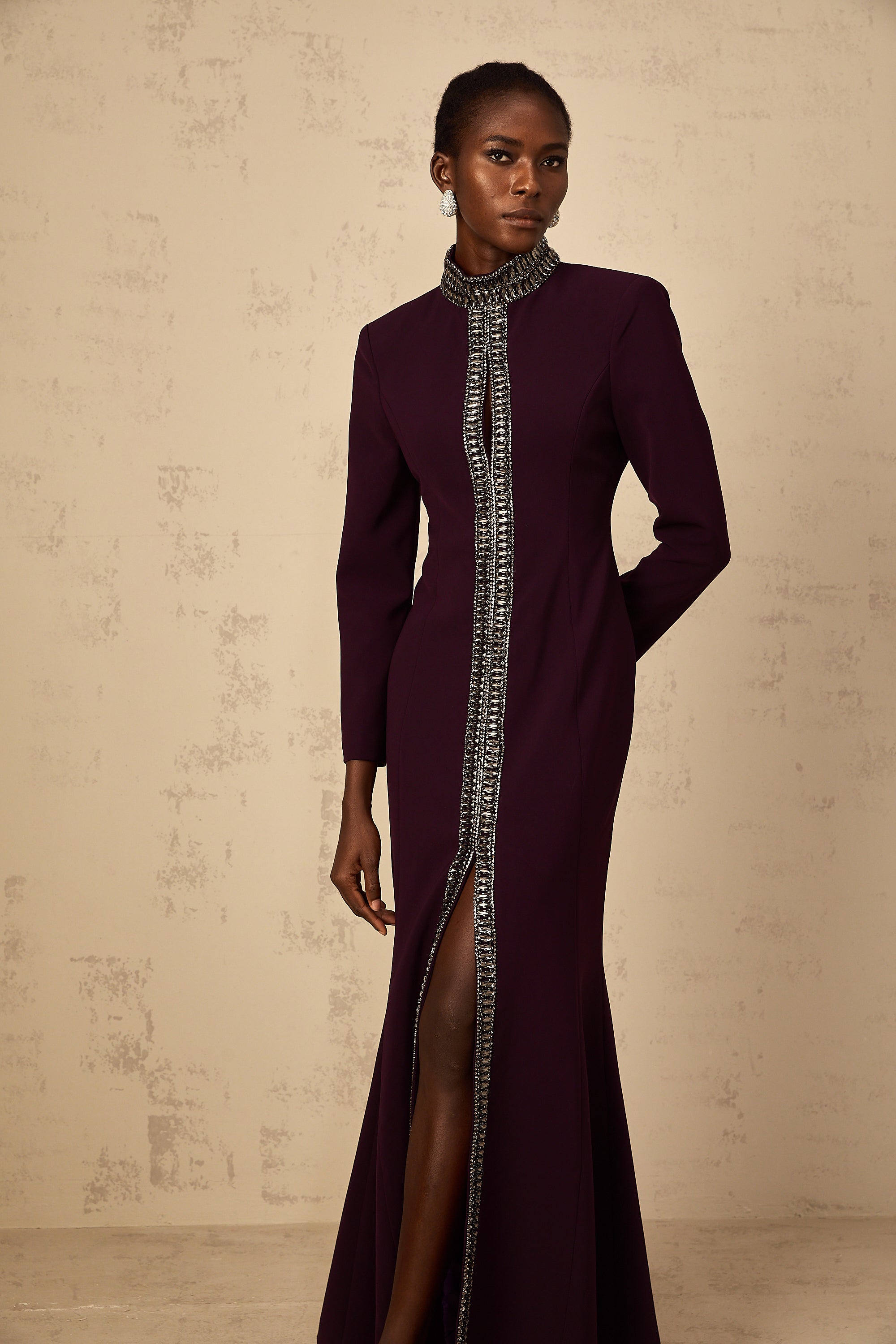 فستان ماكسي واسع مزين باللون العنابي من مايلي