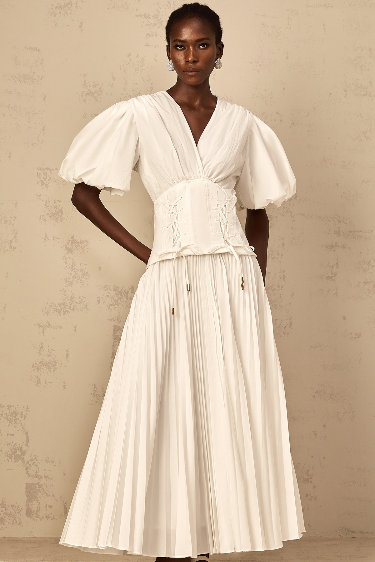 ★本日限定セール★Point Lace Pleated Dress Vienne White Lace-Up Pleated Maxi Dress