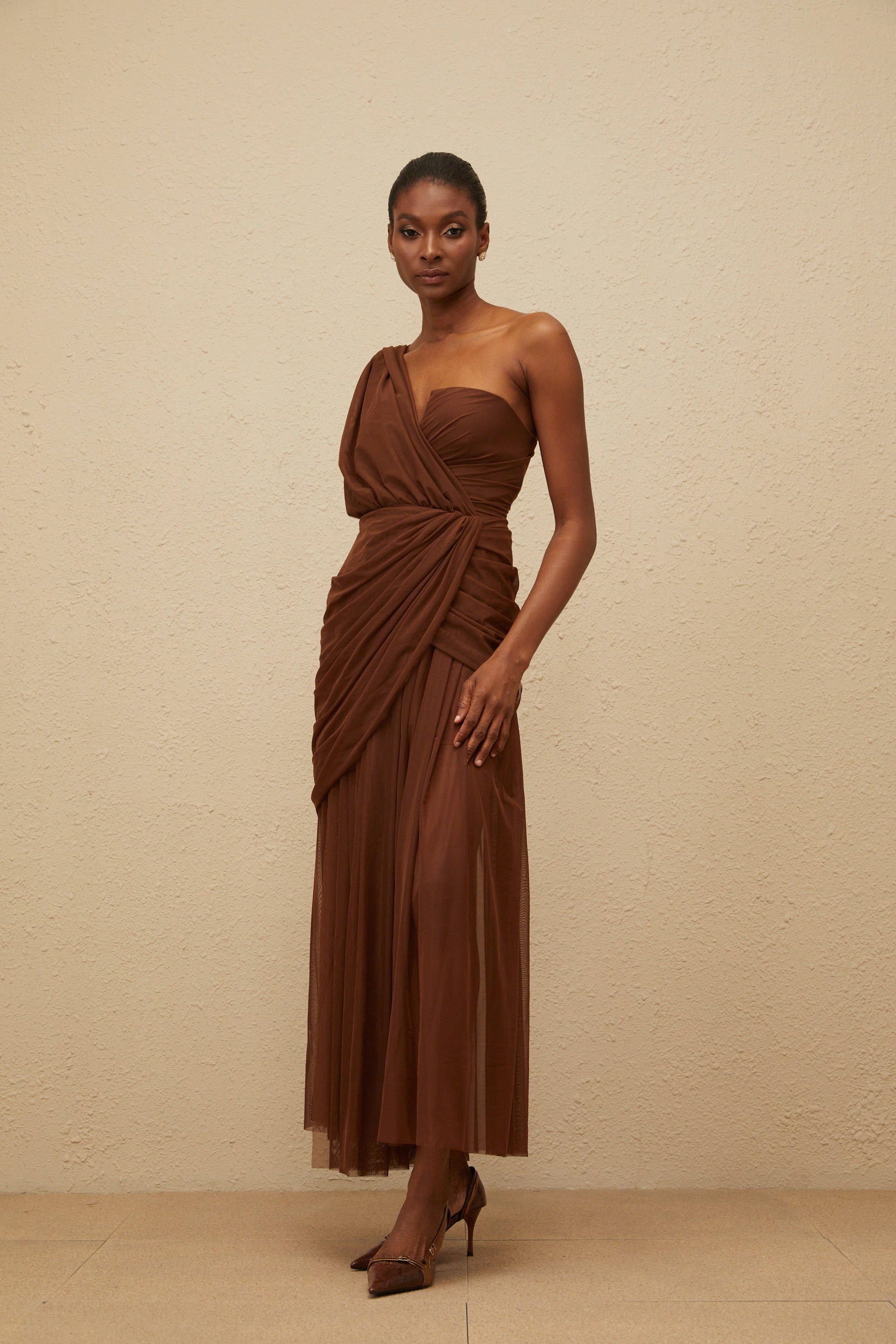 Agathe Brown Asymmetrisches Maxi-Abendkleid