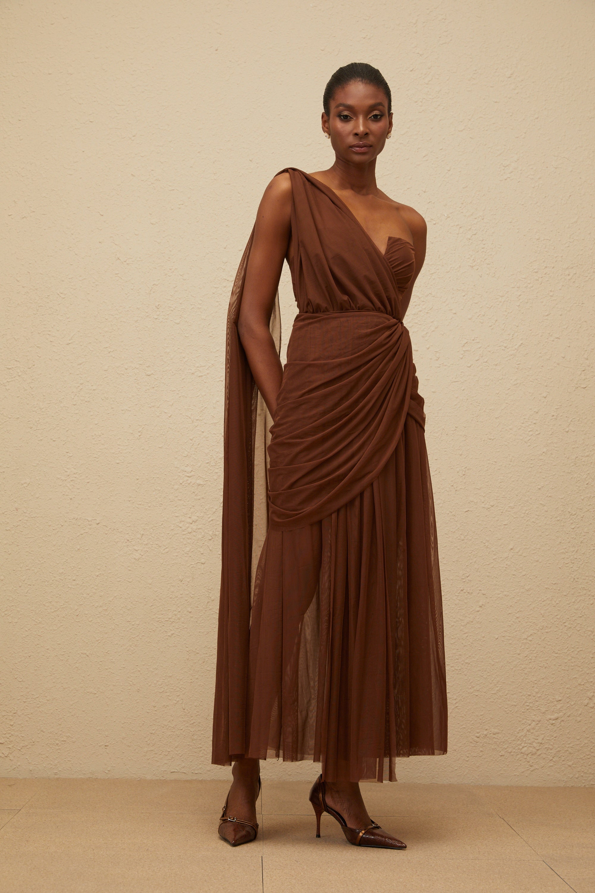 Agathe Brown Asymmetrisches Maxi-Abendkleid