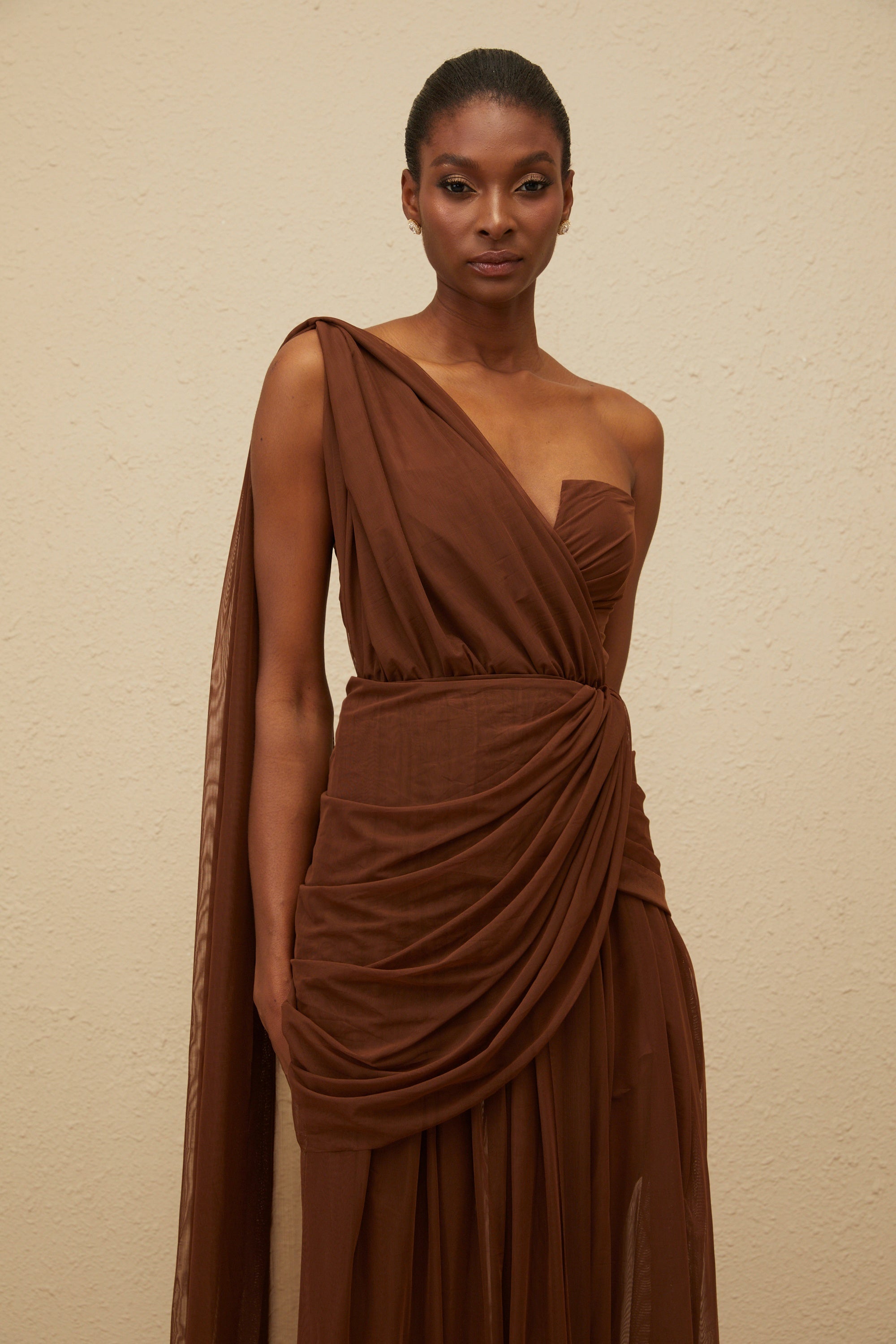 Agathe Brown Asymmetrisches Maxi-Abendkleid