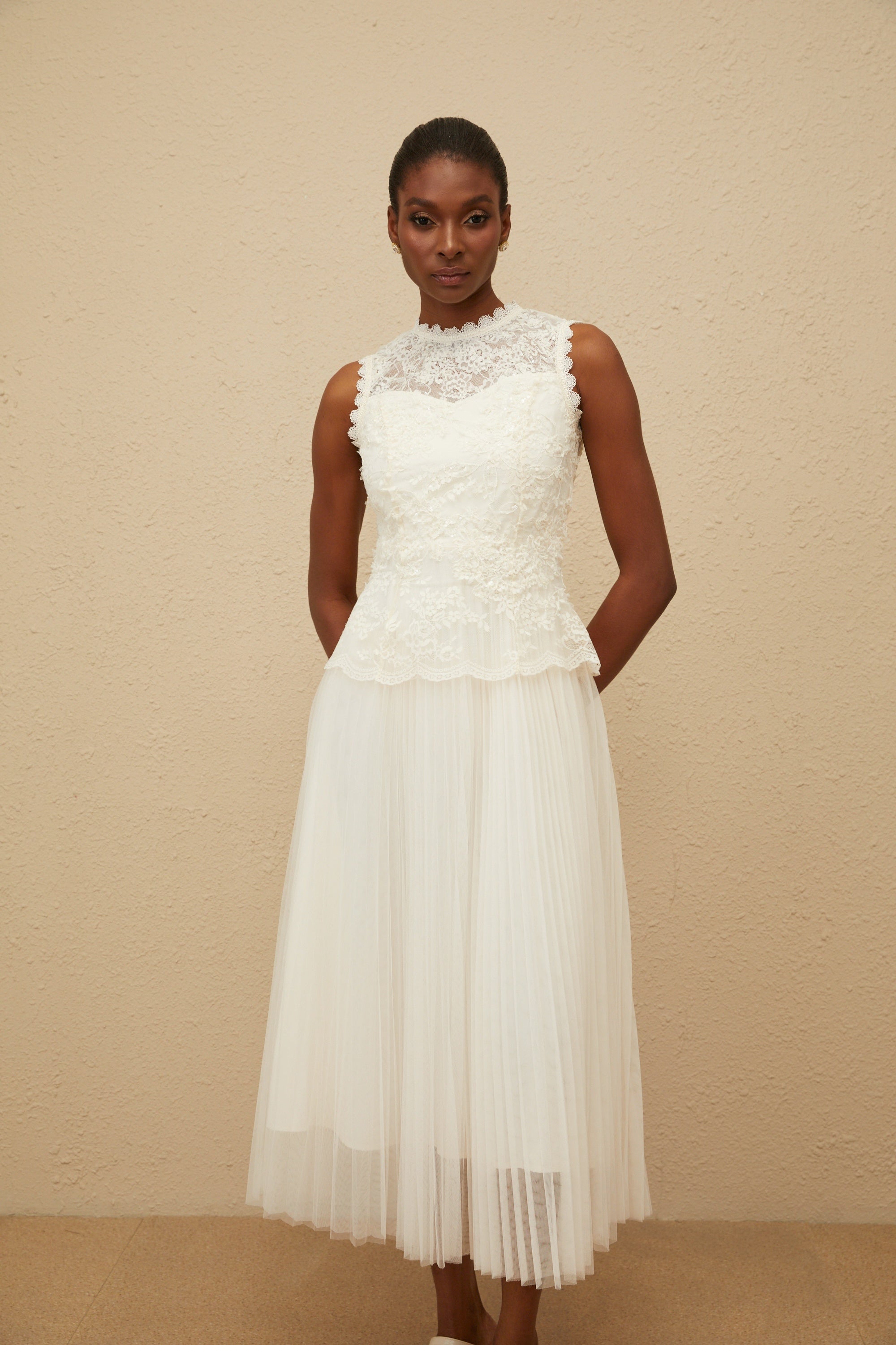 فستان ليوبولدين متوسط ​​الطول من قماش التول والدانتيل المزهر