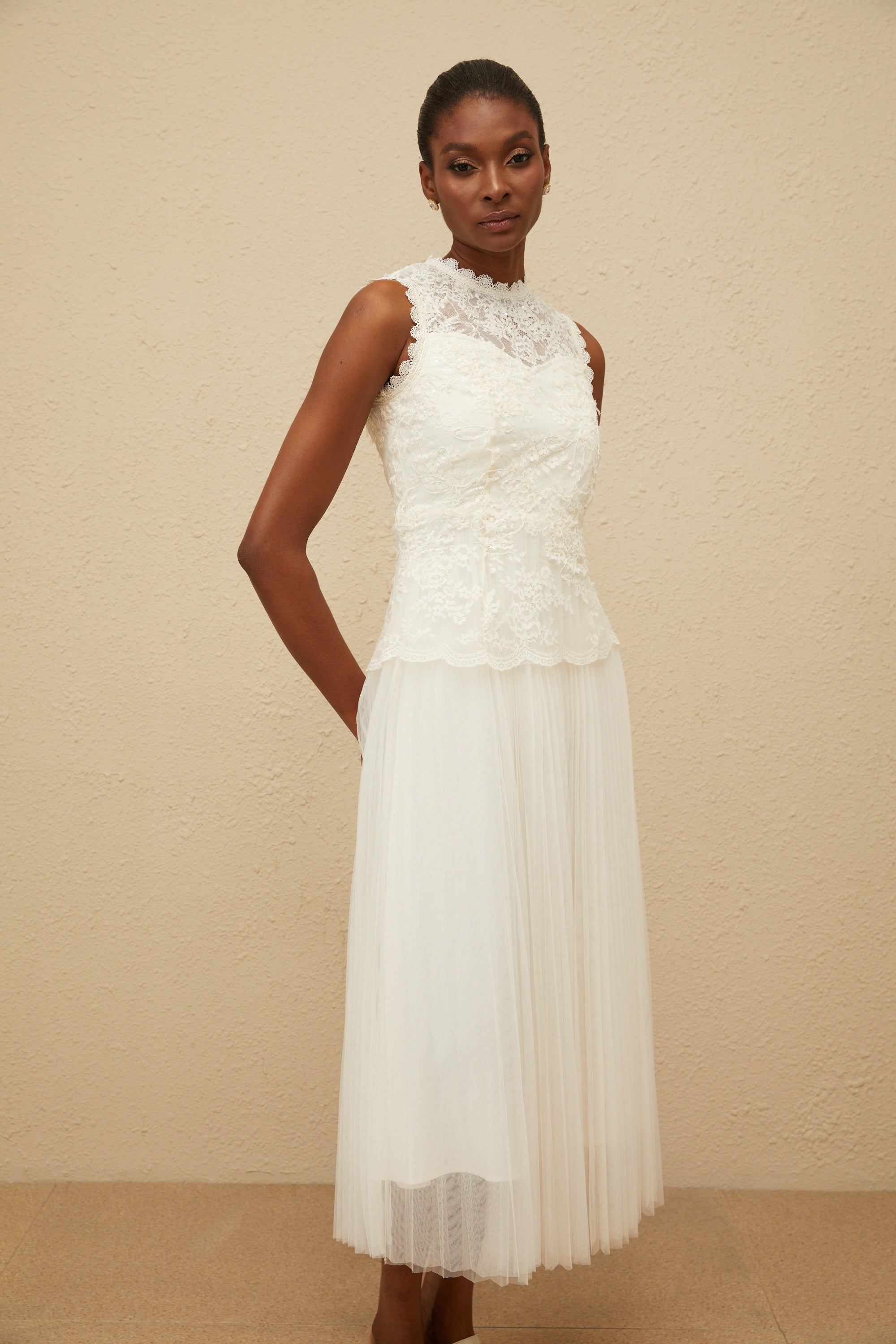 فستان ليوبولدين متوسط ​​الطول من قماش التول والدانتيل المزهر