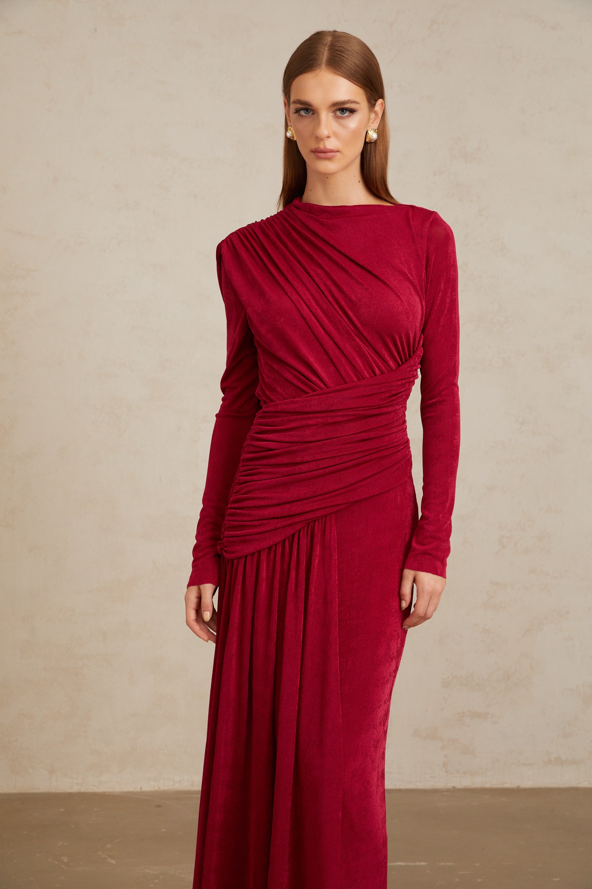 فستان ماكسي أحمر مكشكش من تشارم