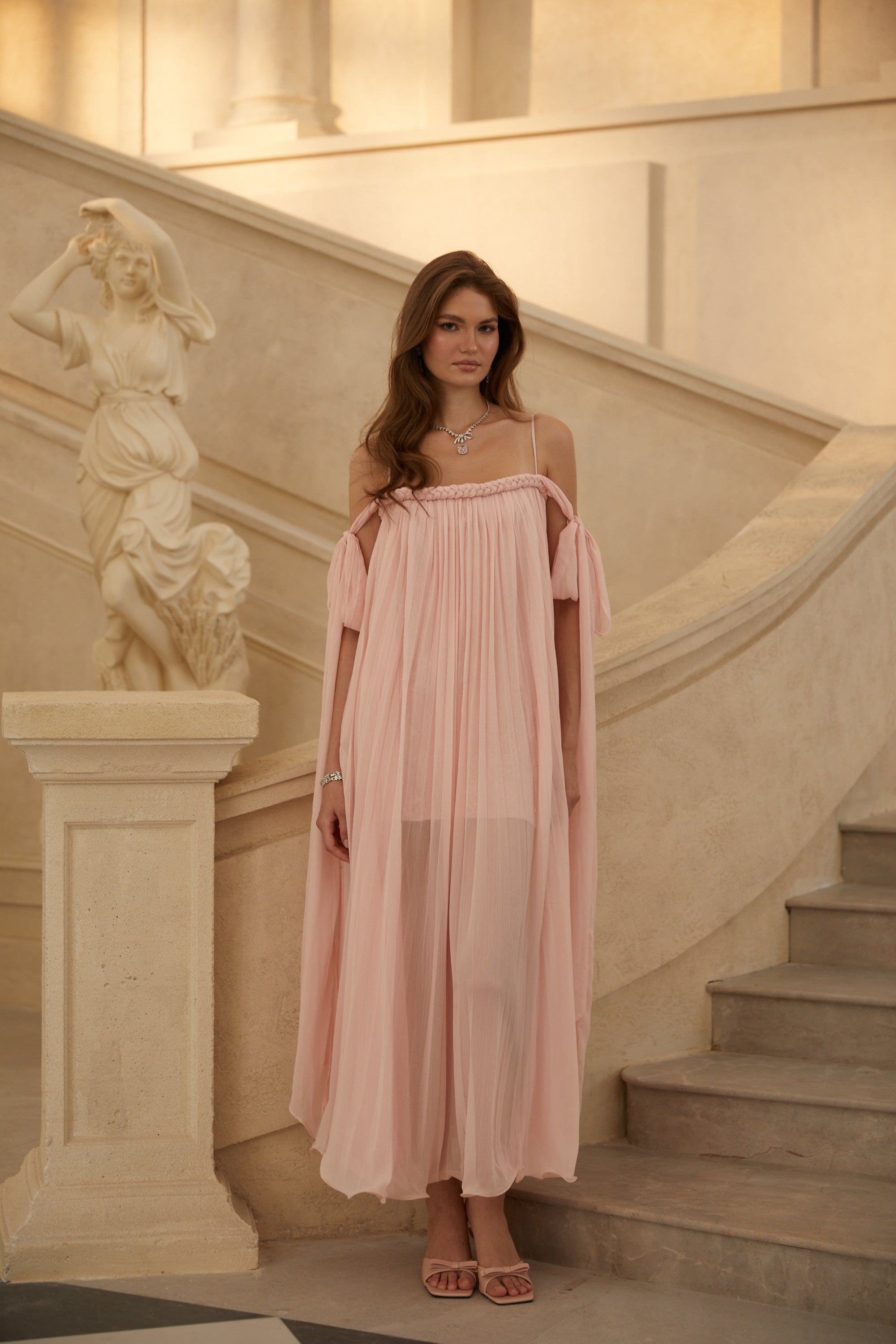 Agathe – Rosa Maxikleid mit Flechtdetail