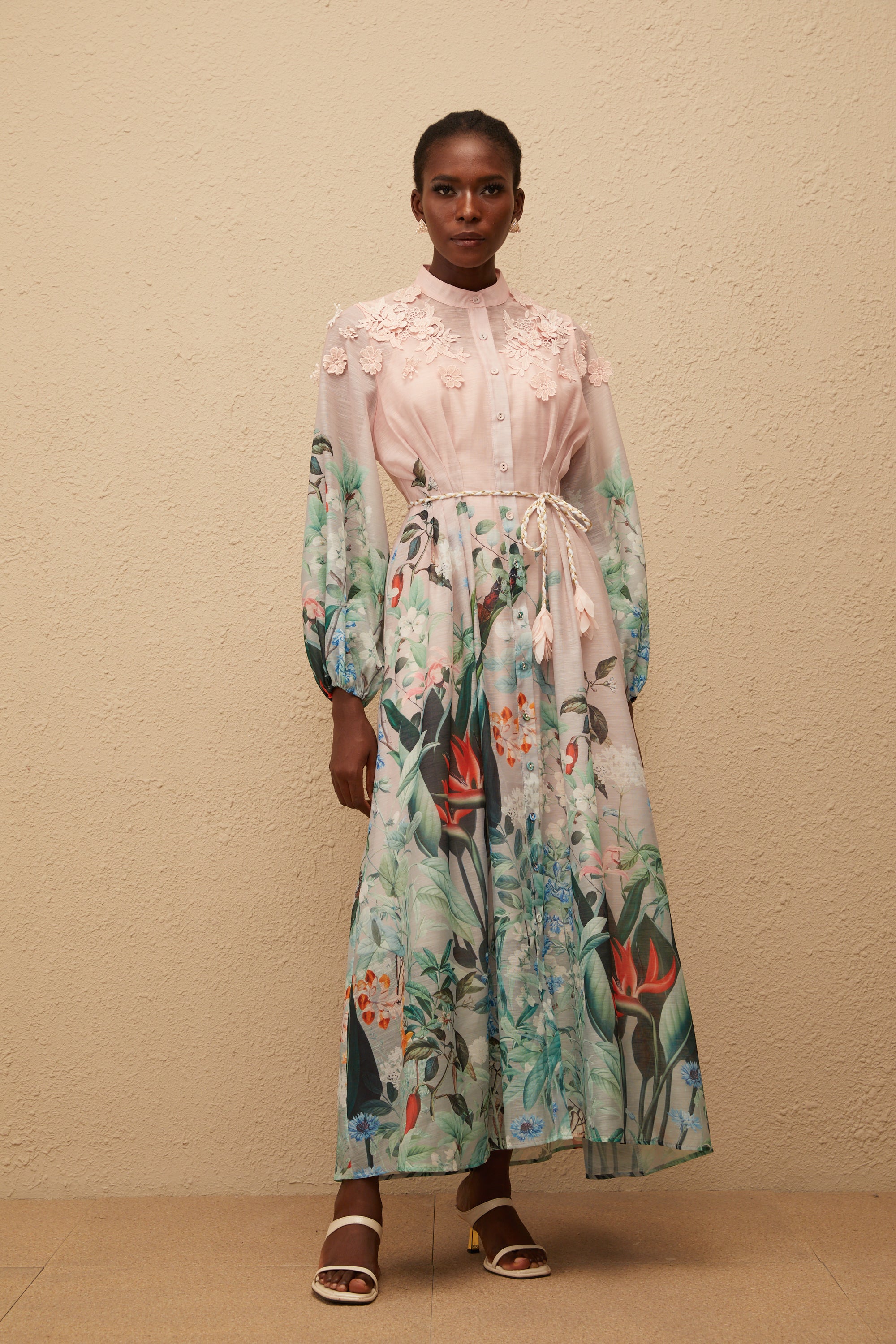 فستان دلفين ماكسي بطبعة زهور خضراء