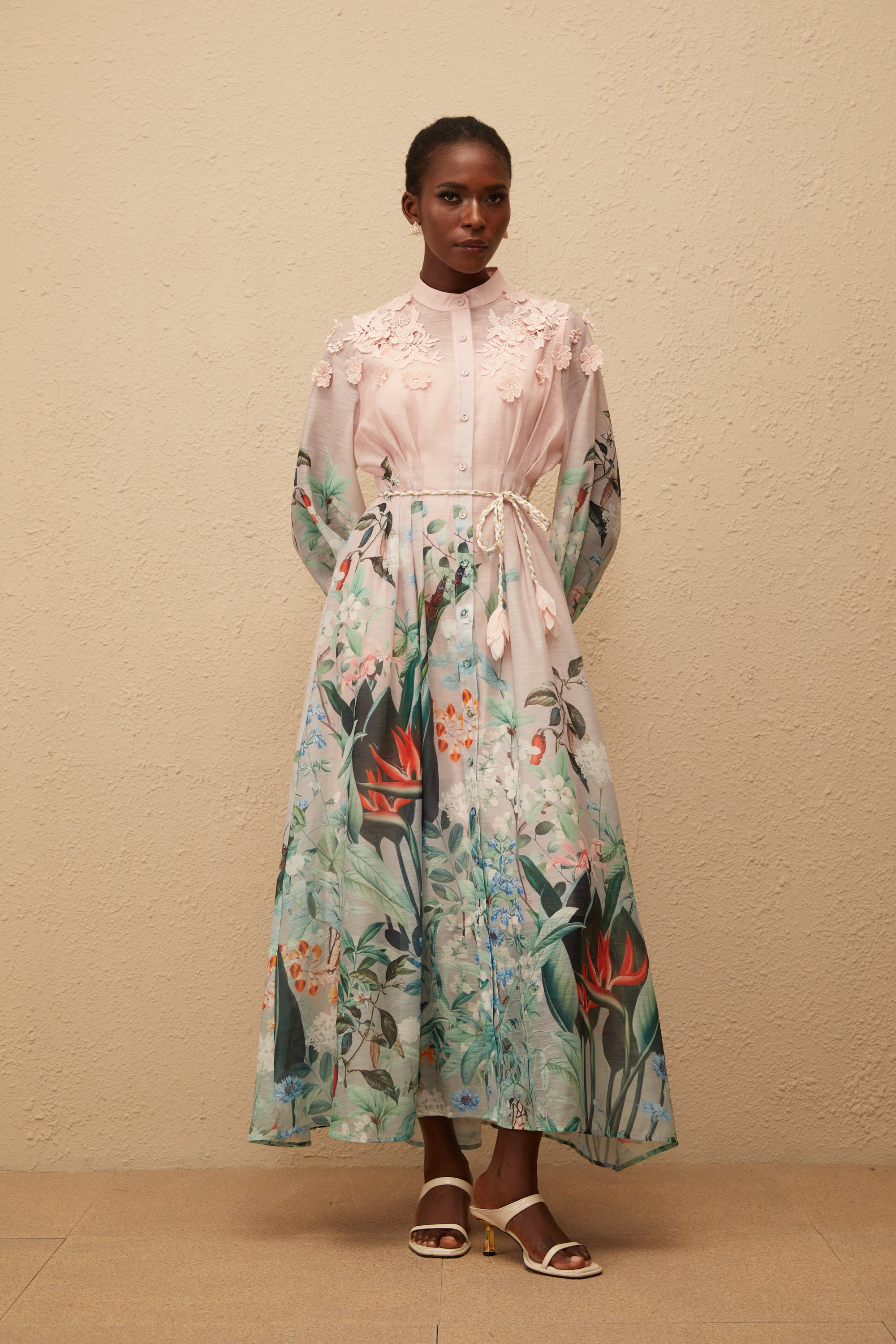 فستان دلفين ماكسي بطبعة زهور خضراء