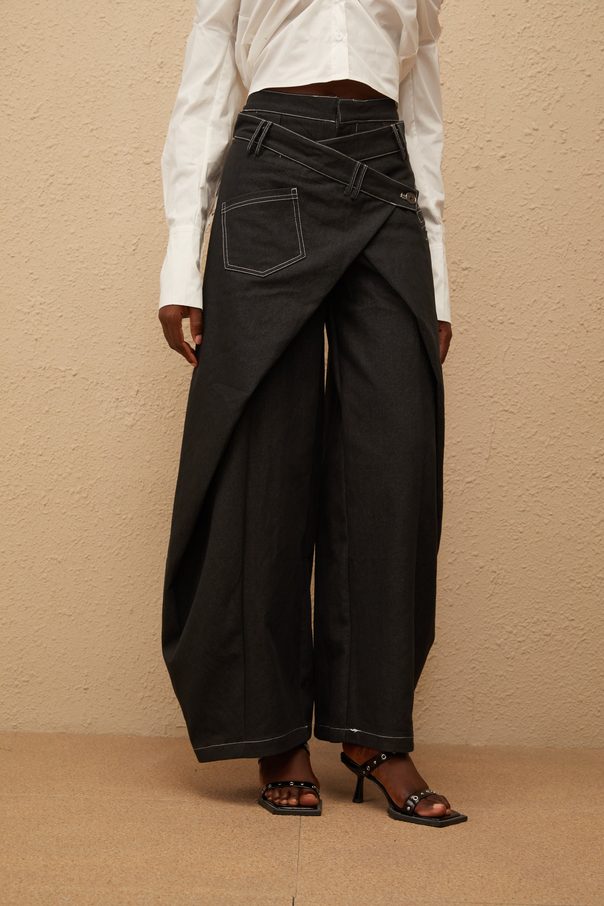 Emma Black Deconstructed Baggy Jeans