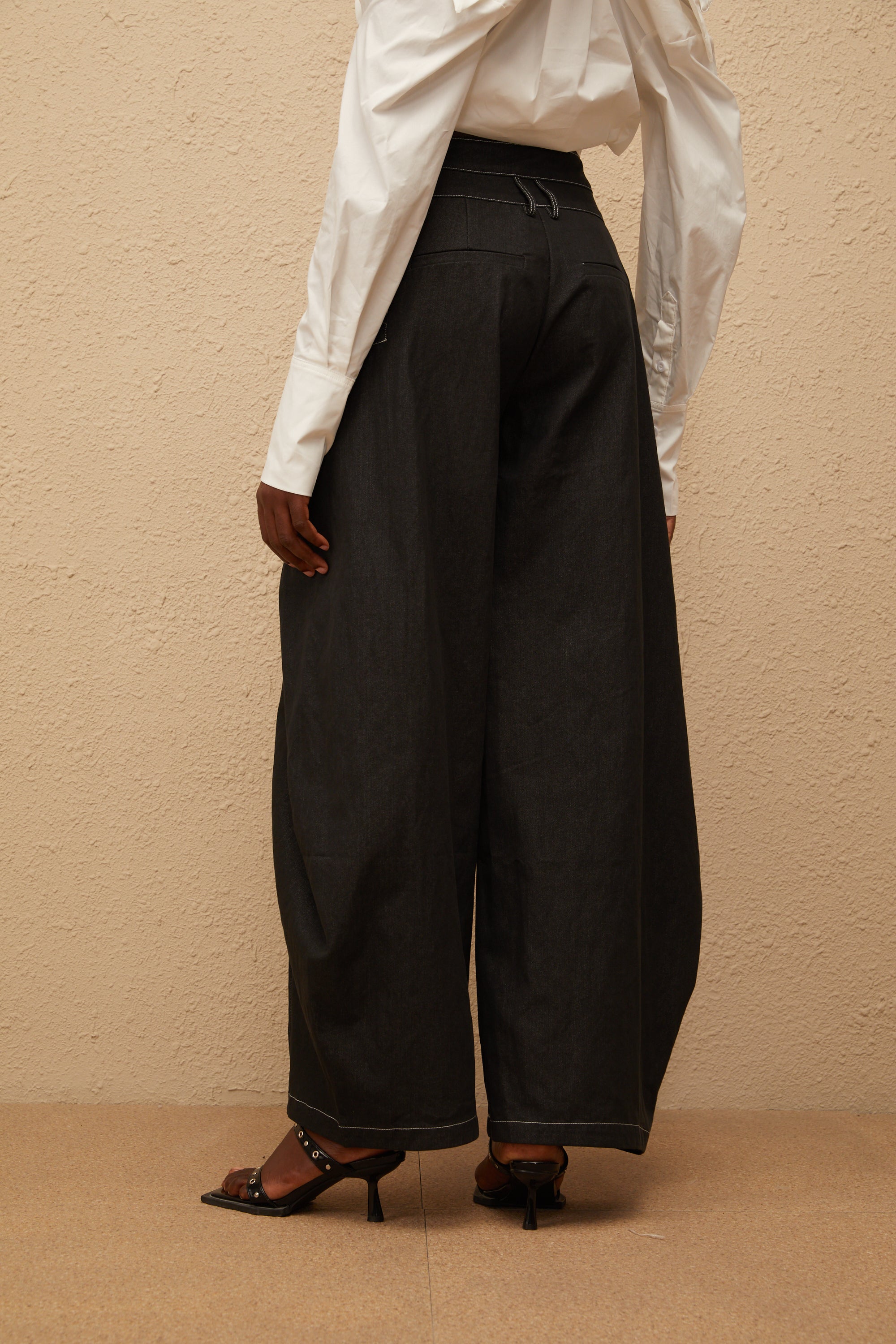 Emma – Schwarze, dekonstruierte Baggy-Jeans