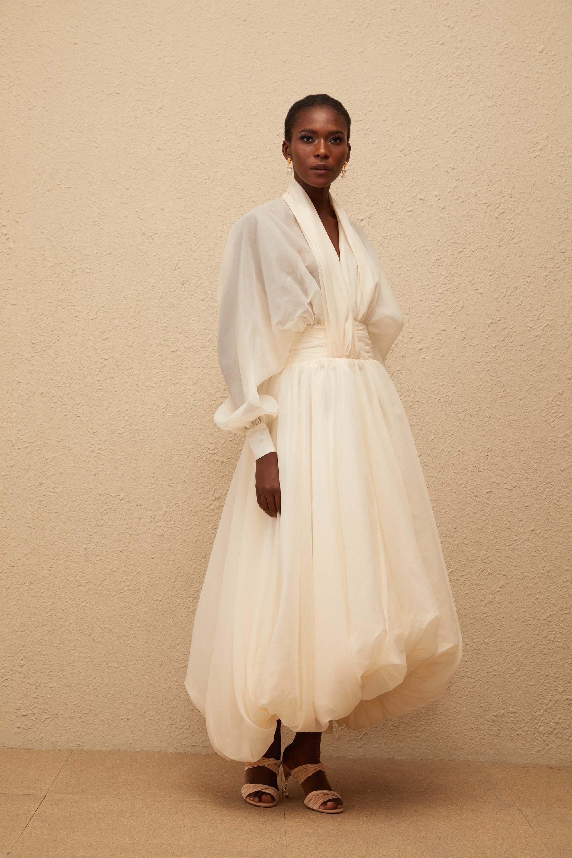 Riley Cremeweißes drapiertes Maxikleid aus Tüll