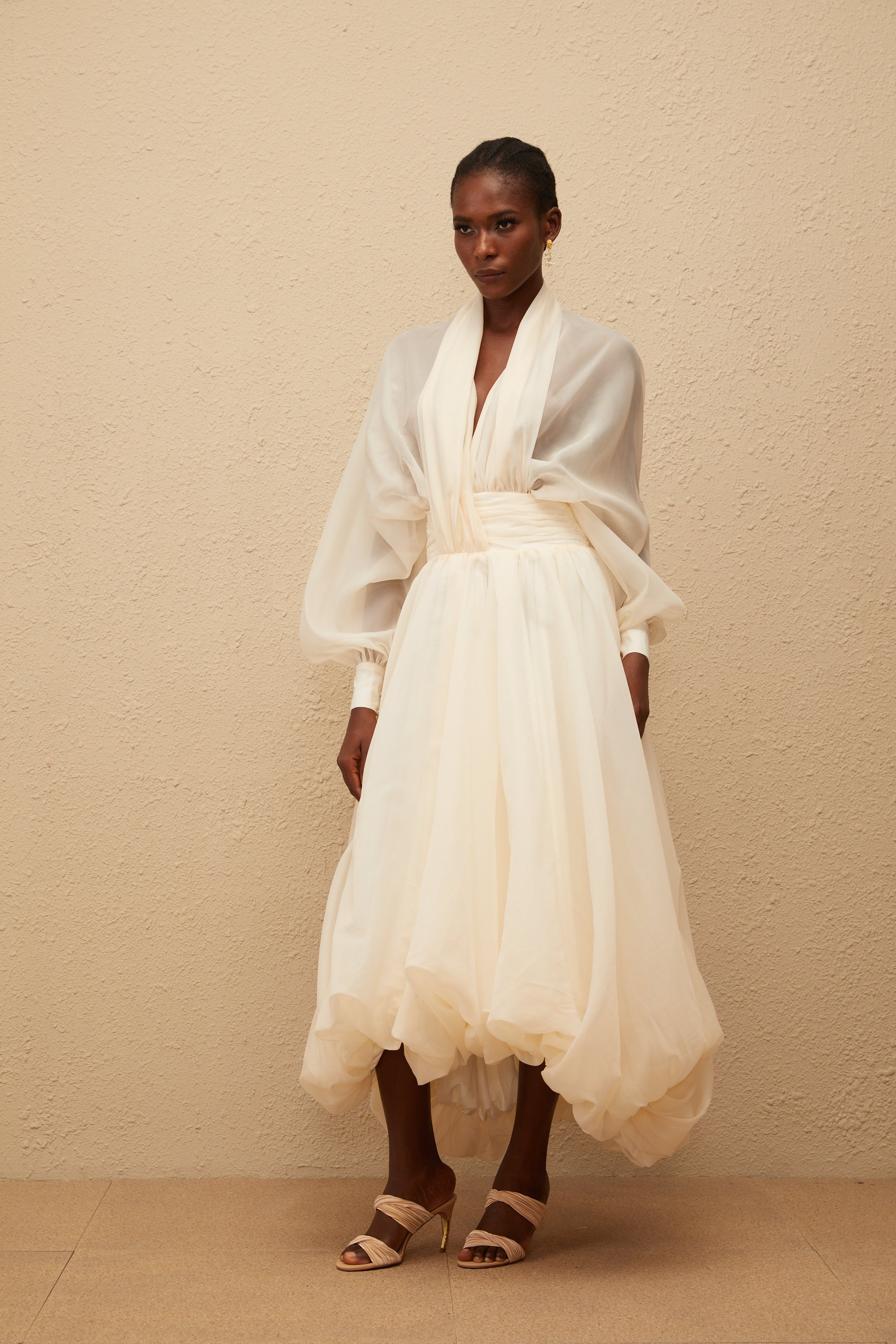 Riley Cremeweißes drapiertes Maxikleid aus Tüll