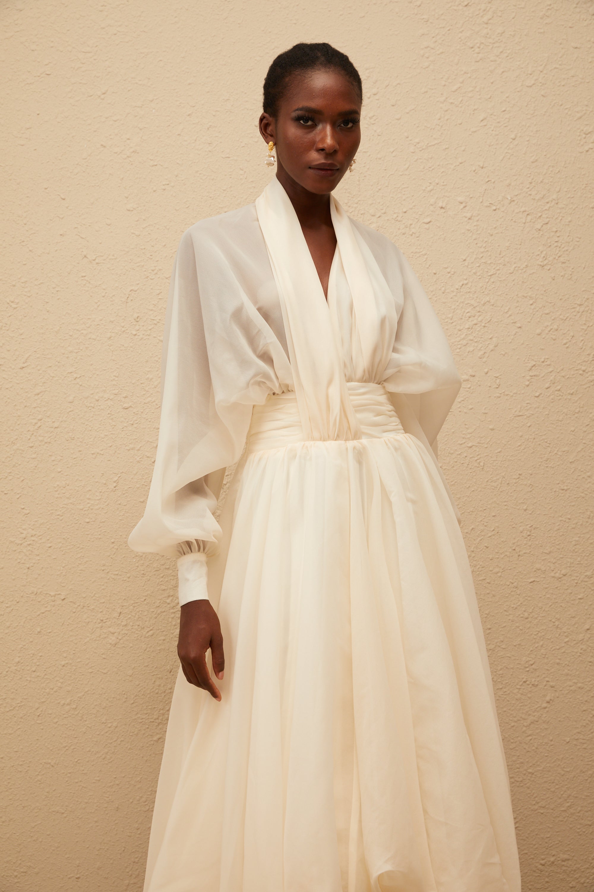 Riley Cremeweißes drapiertes Maxikleid aus Tüll