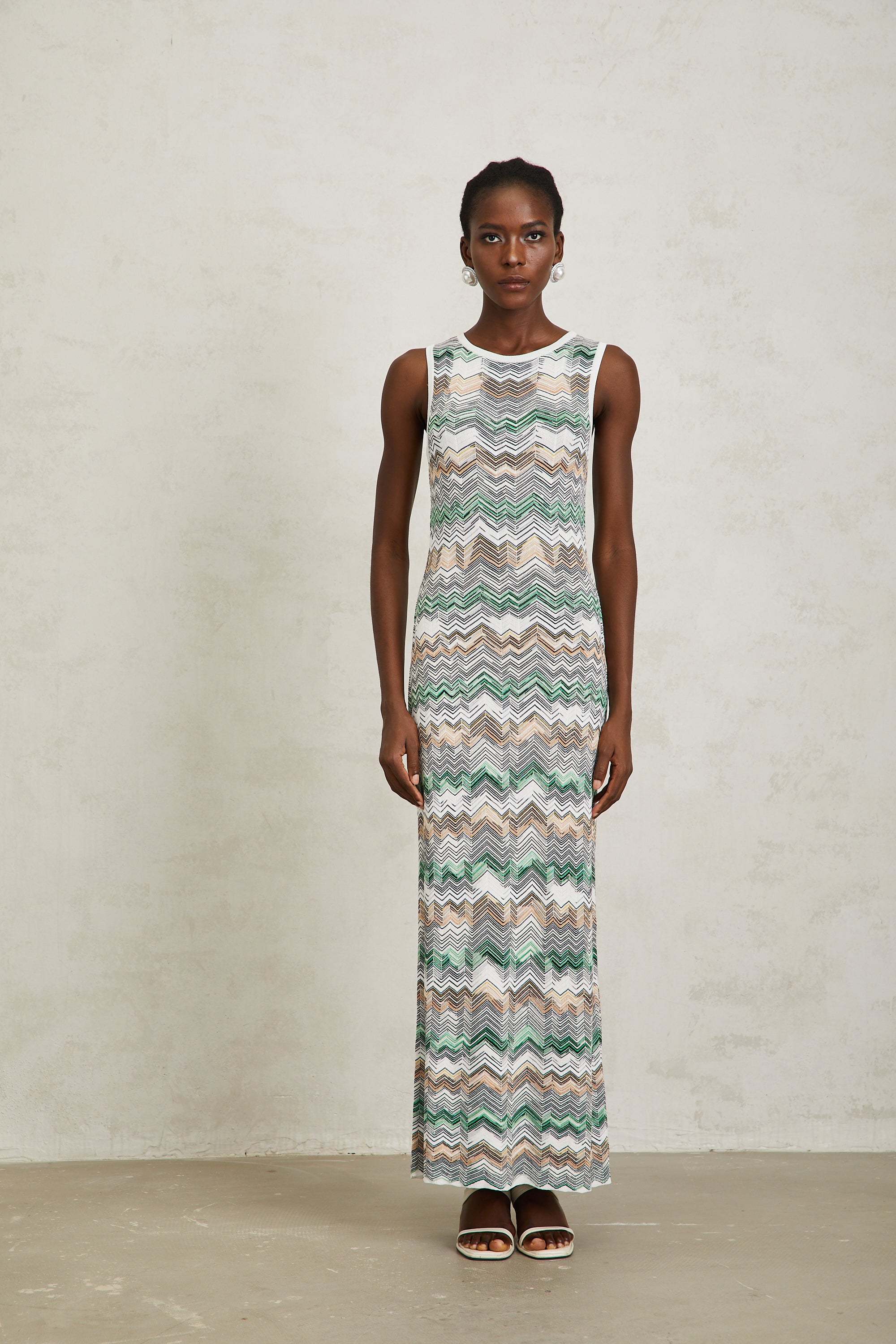 فستان مانون ماكسي منسوج متعرج باللون الأخضر