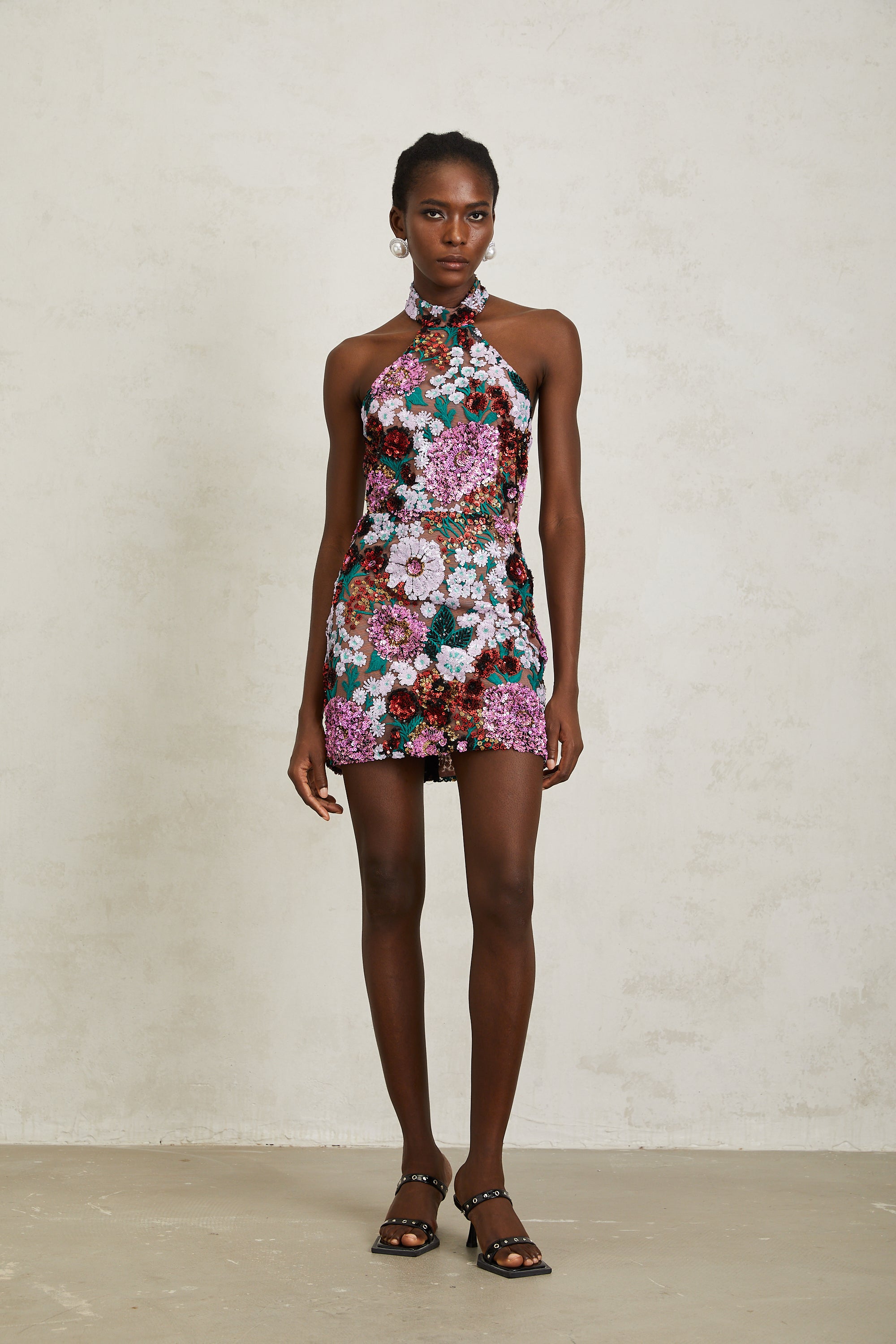 Lilafarbenes Minikleid „Clara“ mit Pailletten und Blumenstickerei