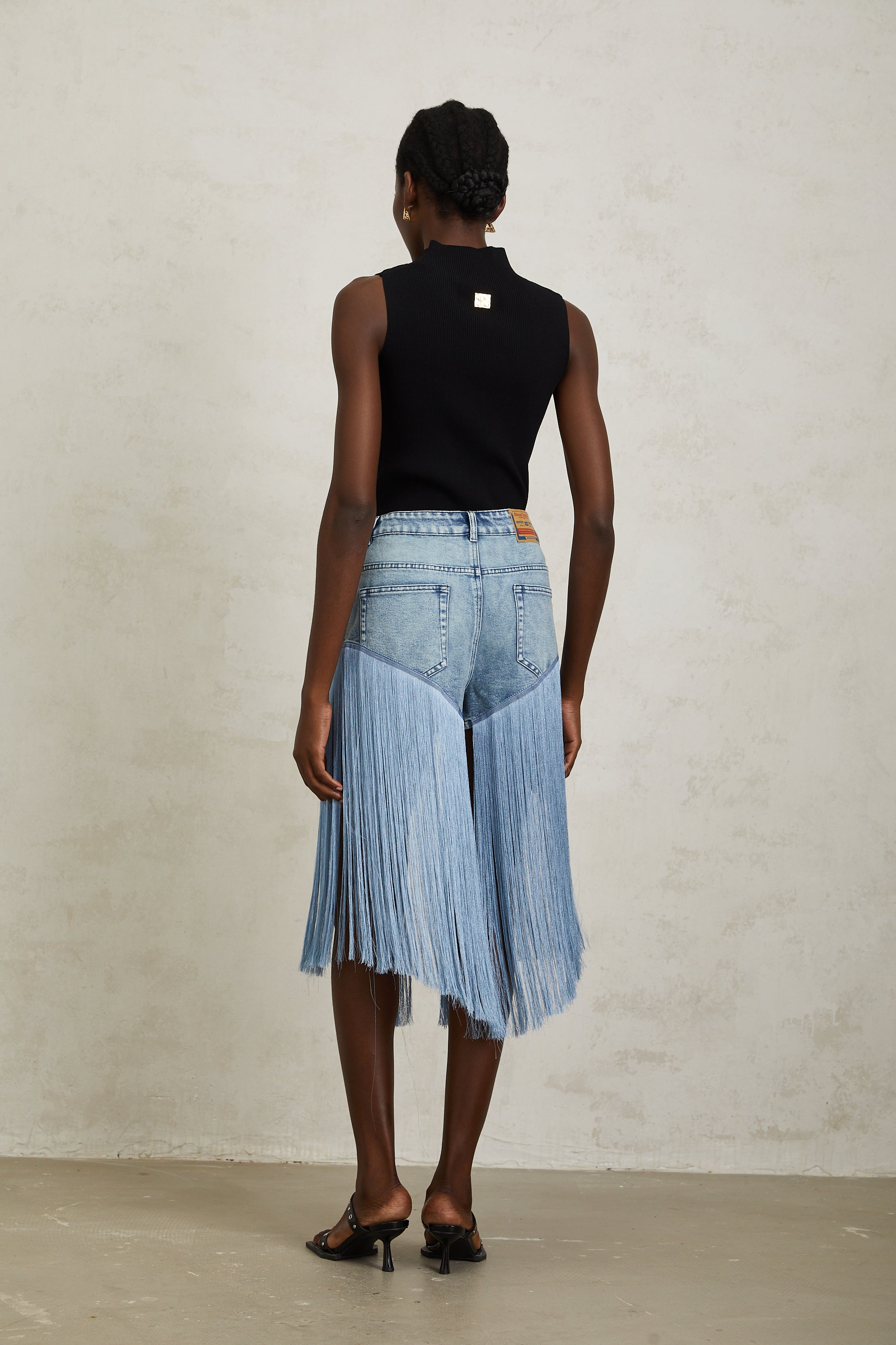 Ysandre Black Ribbed Knit Keyhole Tank Top