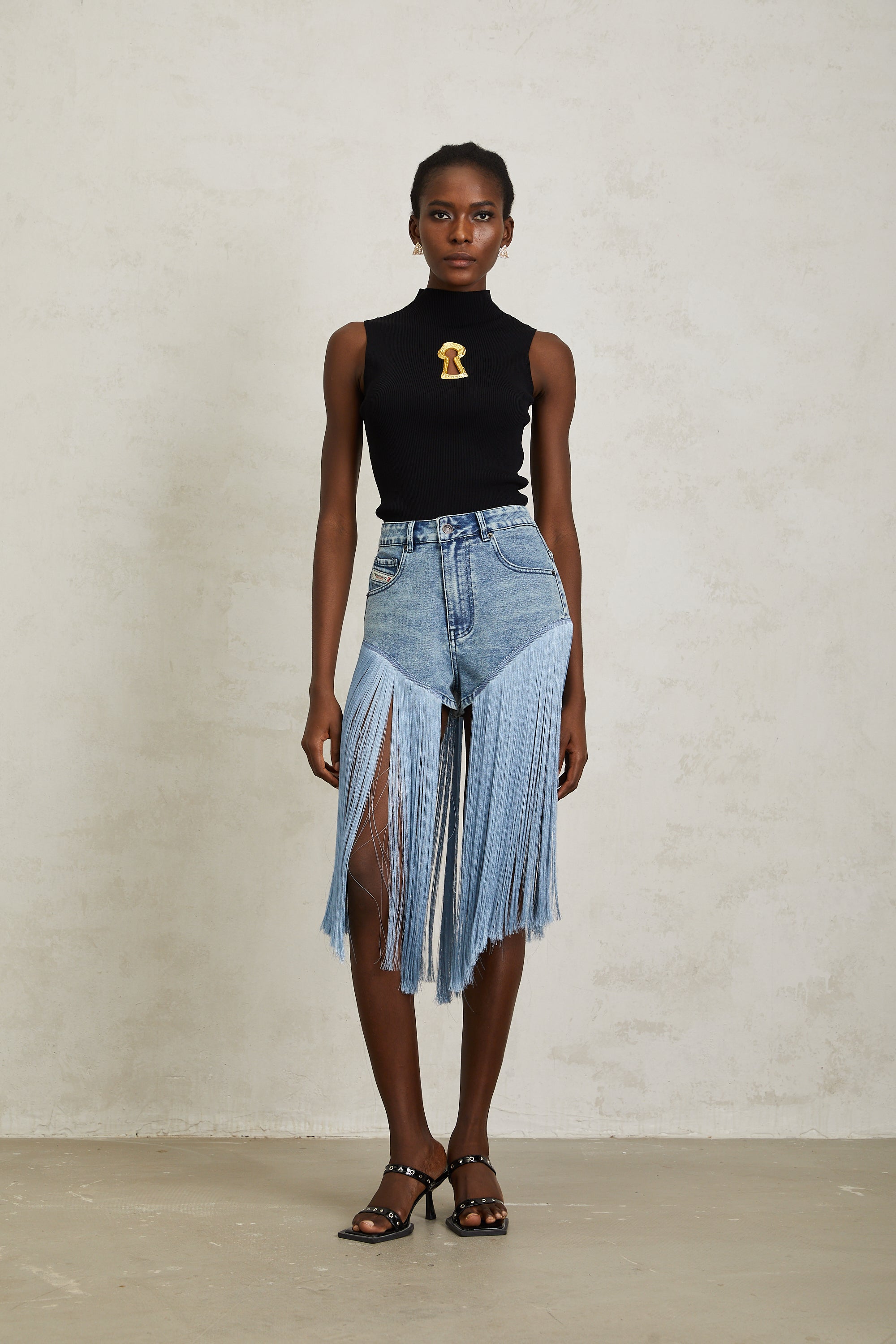 Ysandre Black Ribbed Knit Keyhole Tank Top