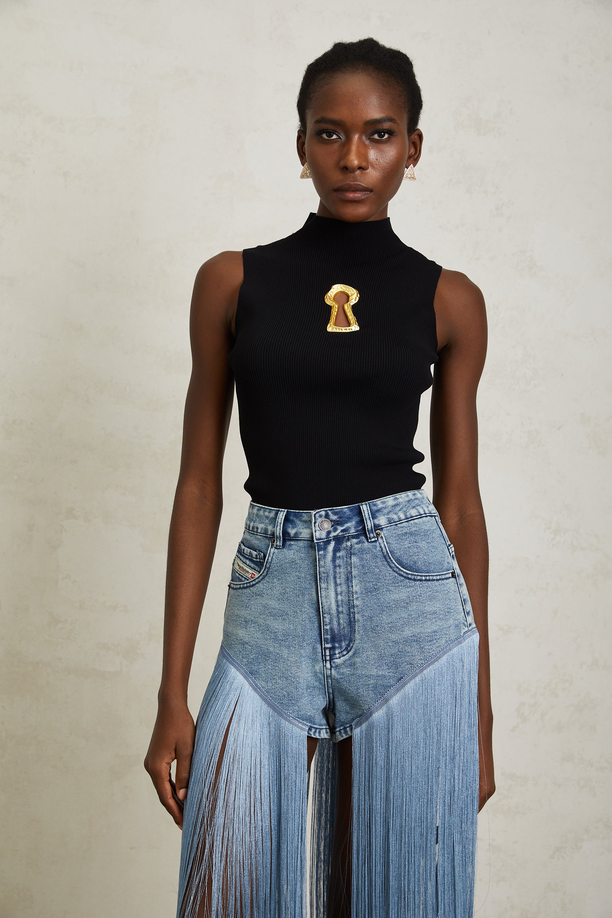 Ysandre Black Ribbed Knit Keyhole Tank Top