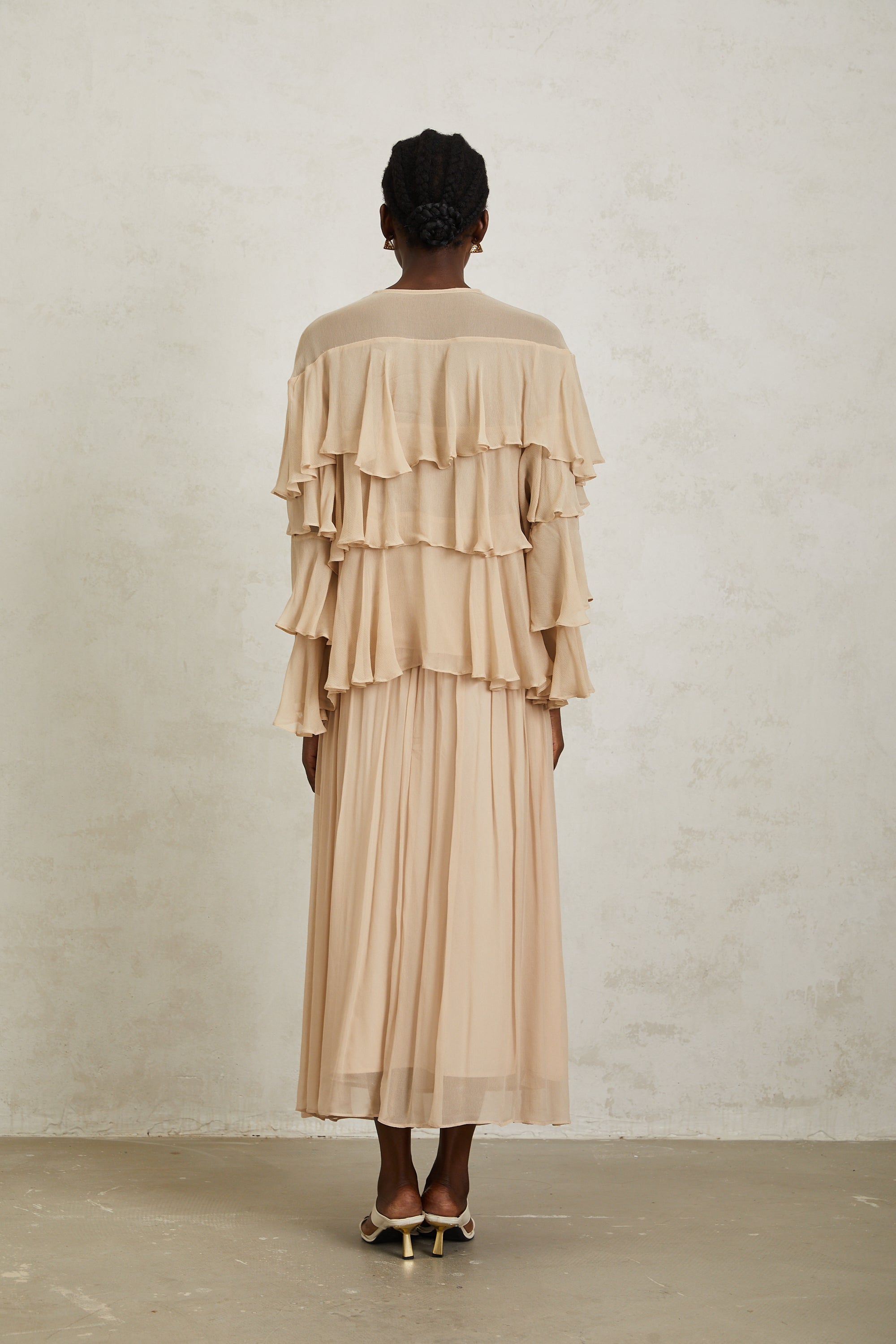 طقم بلوزة وتنورة شيفون متعددة الطبقات من بريجيت