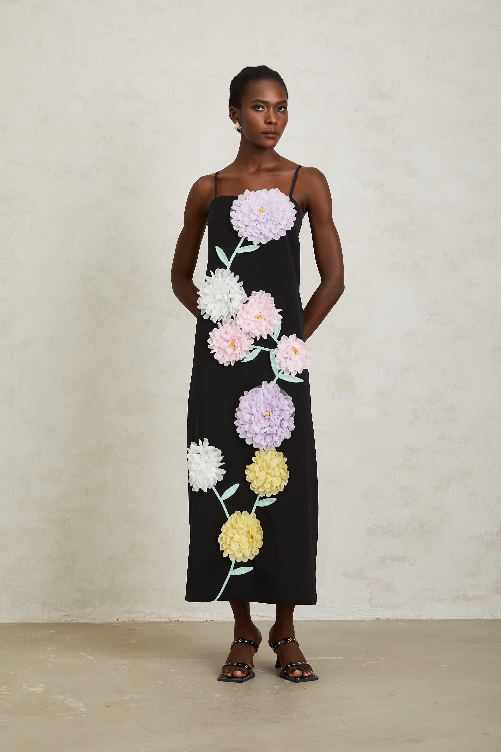 Véronique Black 3D Petal Sleeveless Midi Dress