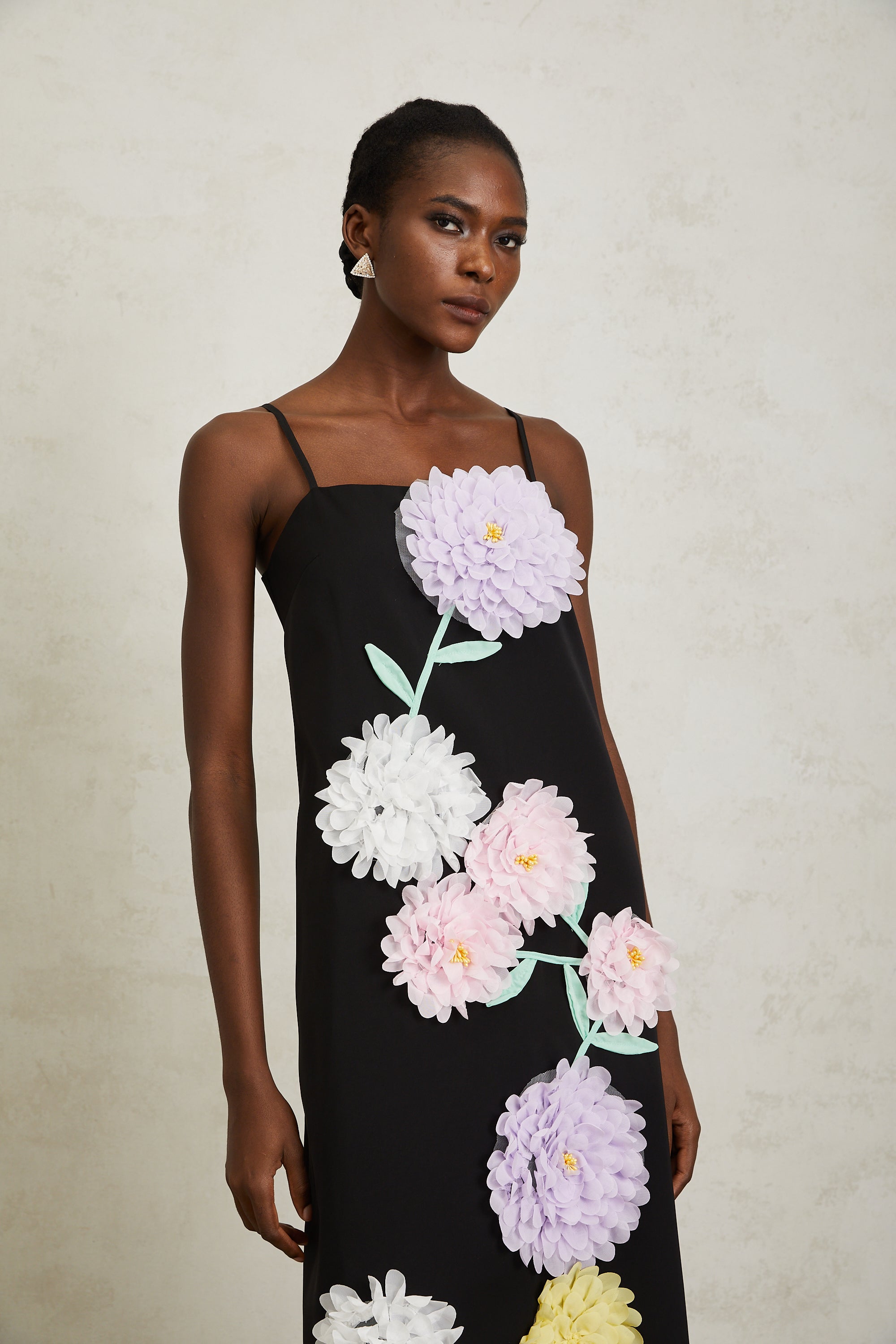 Véronique Black 3D Petal Sleeveless Midi Dress