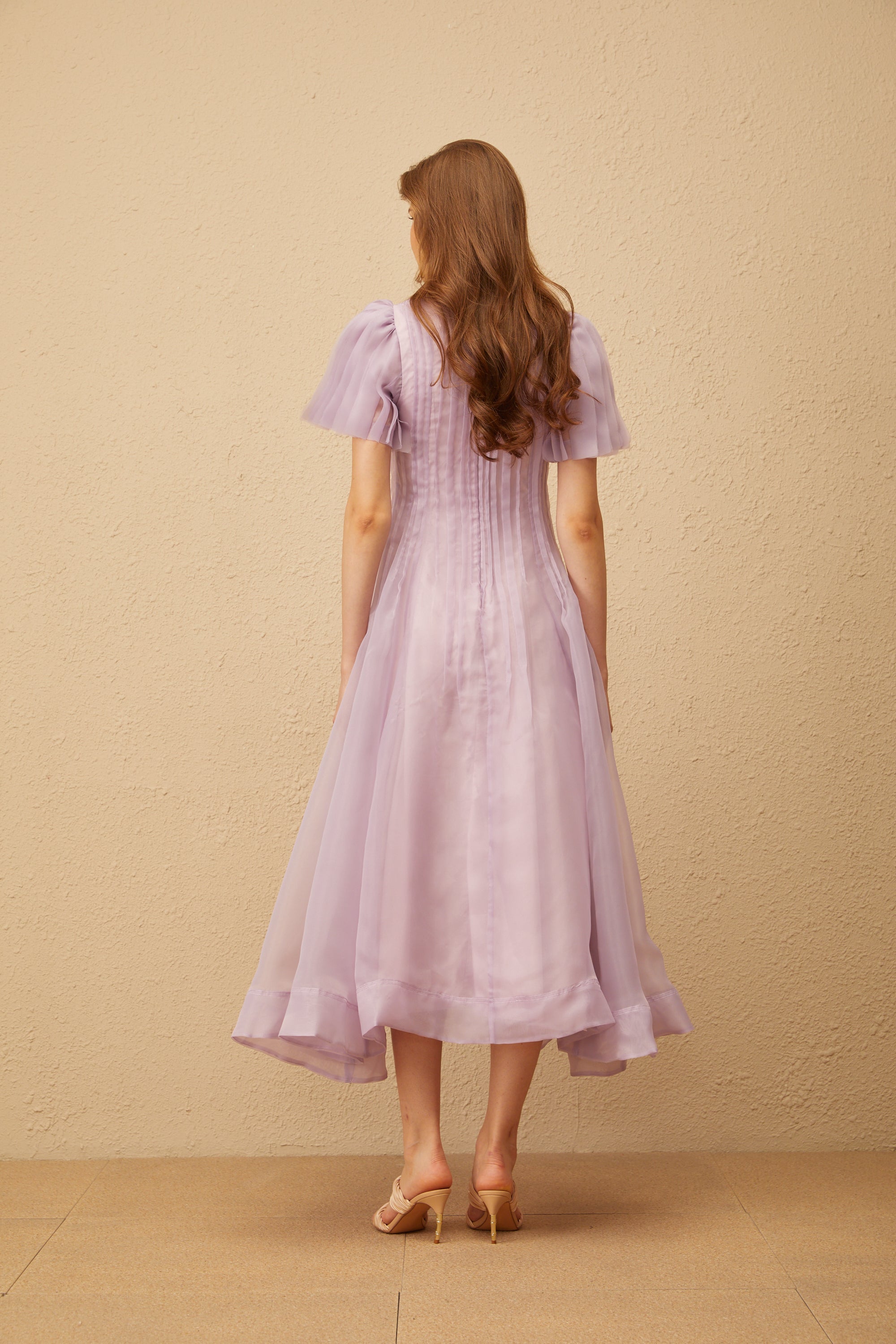 Léna Hellviolettes plissiertes Organza-Midikleid