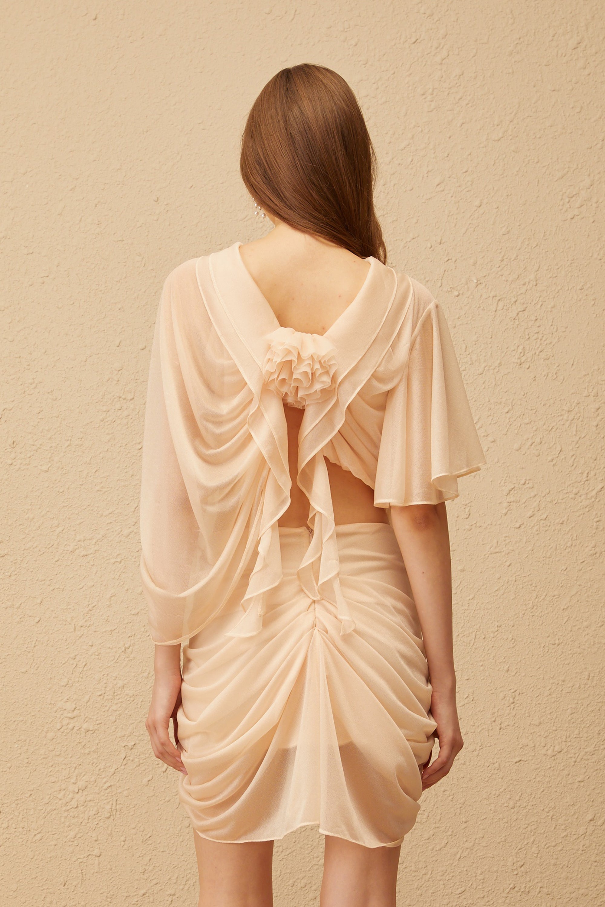 طقم تنورة وتنورة من التول المكشكش محايد من Pénombre