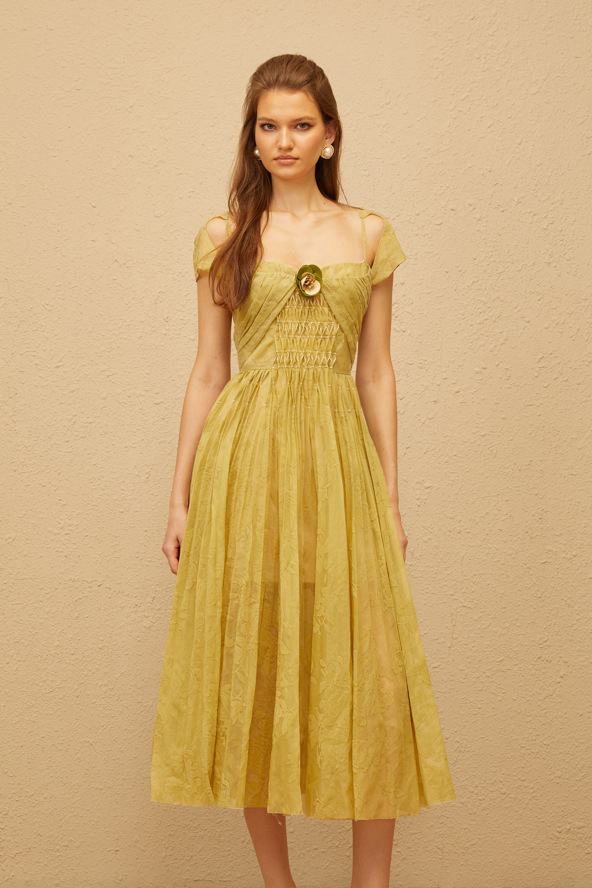 فستان ميدي من جاكار مطبوع بنقشة زهور باللون الأخضر البيريل