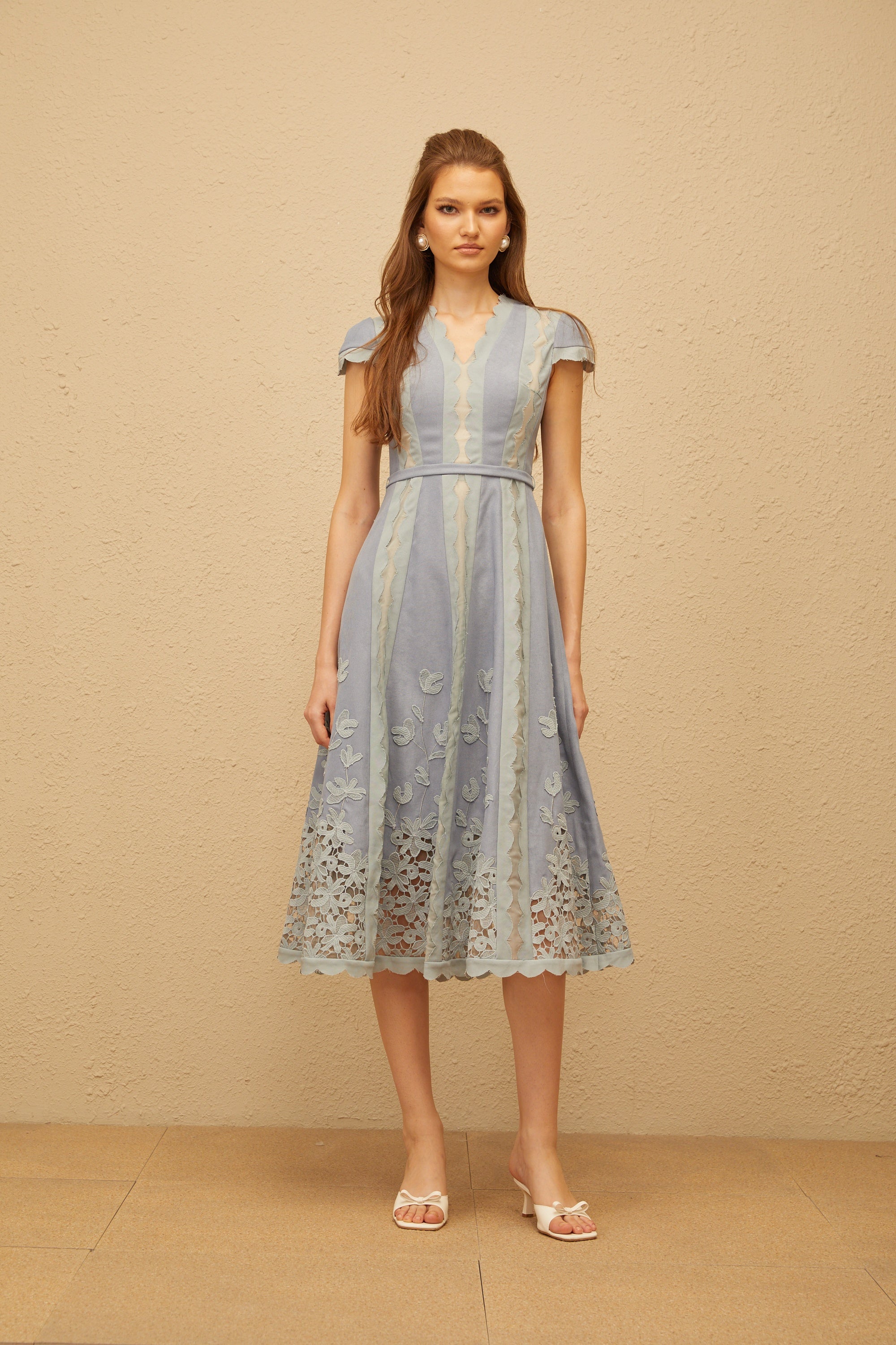 Amália Blue Scalloped Floral Embroidered Midi Dress