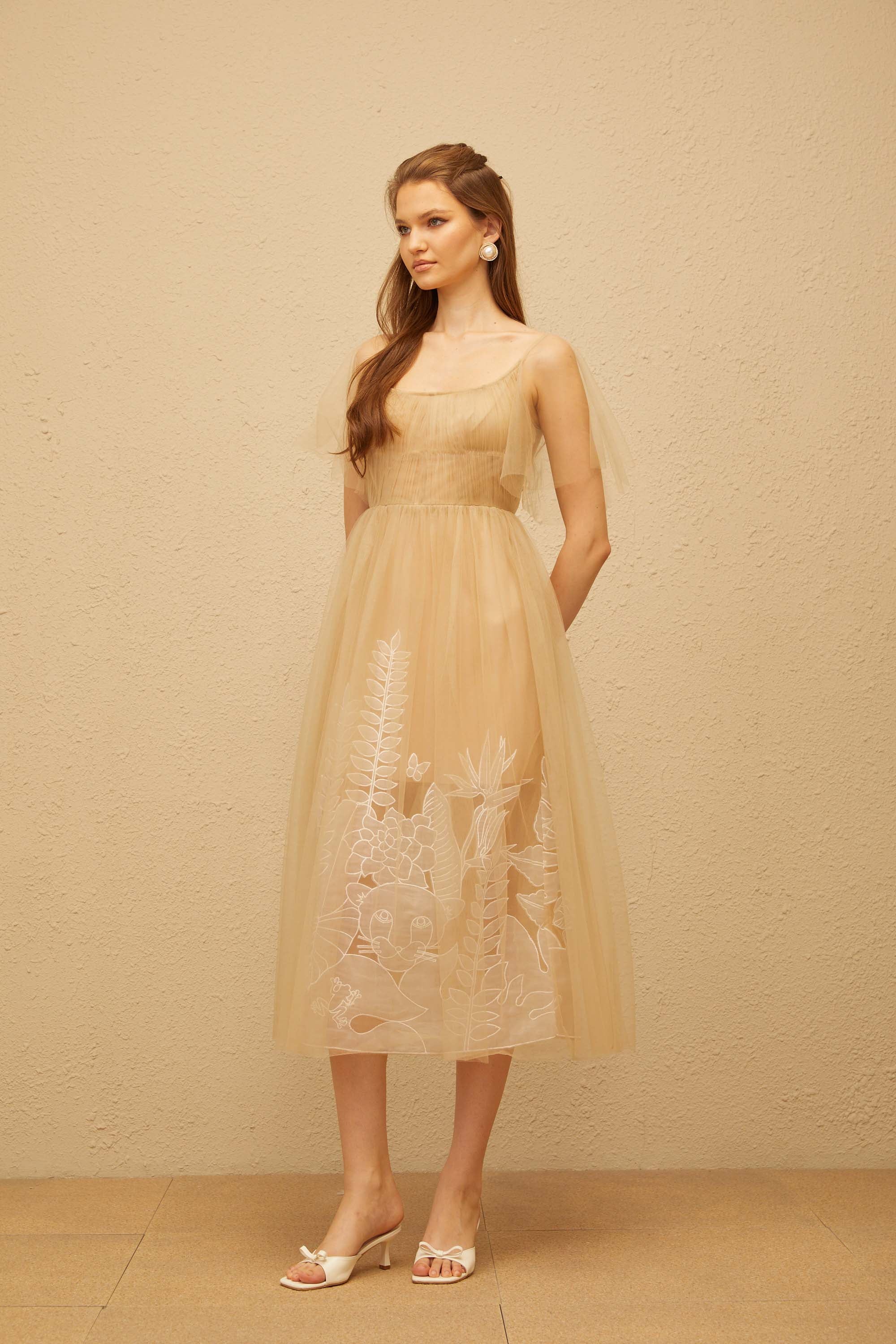 Blanka Neutrales, plissiertes Jacquard-Tüll-Midikleid