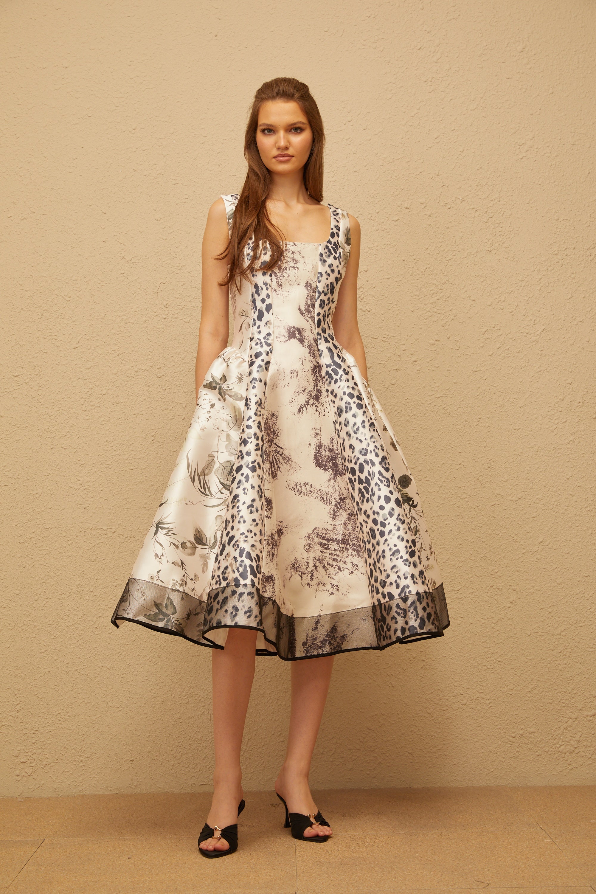 Pénélope Neutral Graphic Print Midi Dress