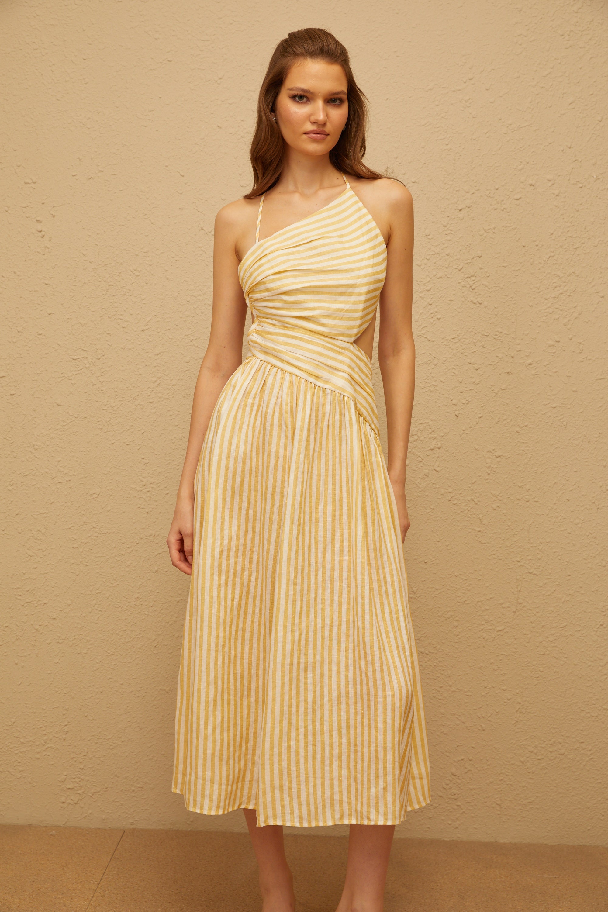 فستان ميدي مخطط غير متماثل أصفر من فابين.