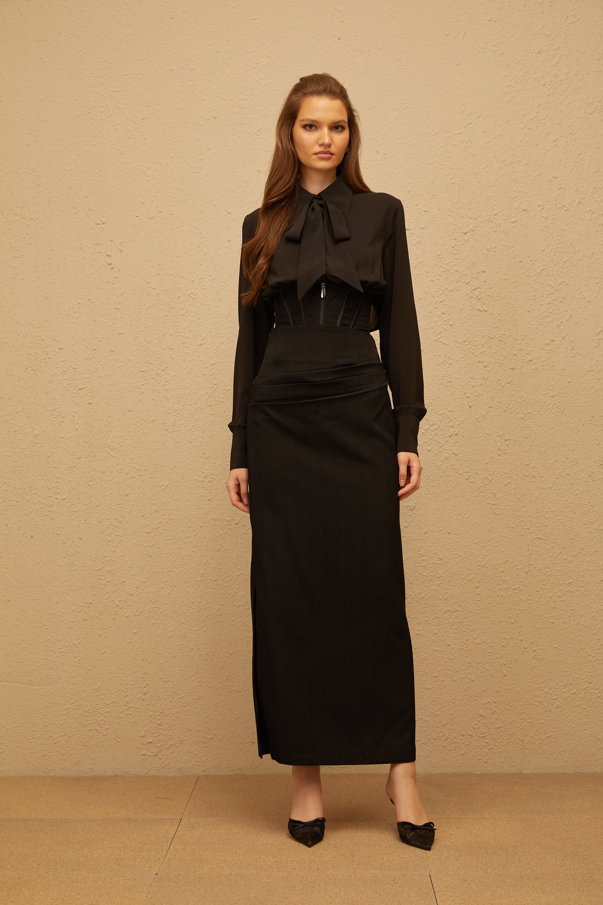 تنورة ماكسي رمادية اللون من Eléonore بتصميم مطوّع