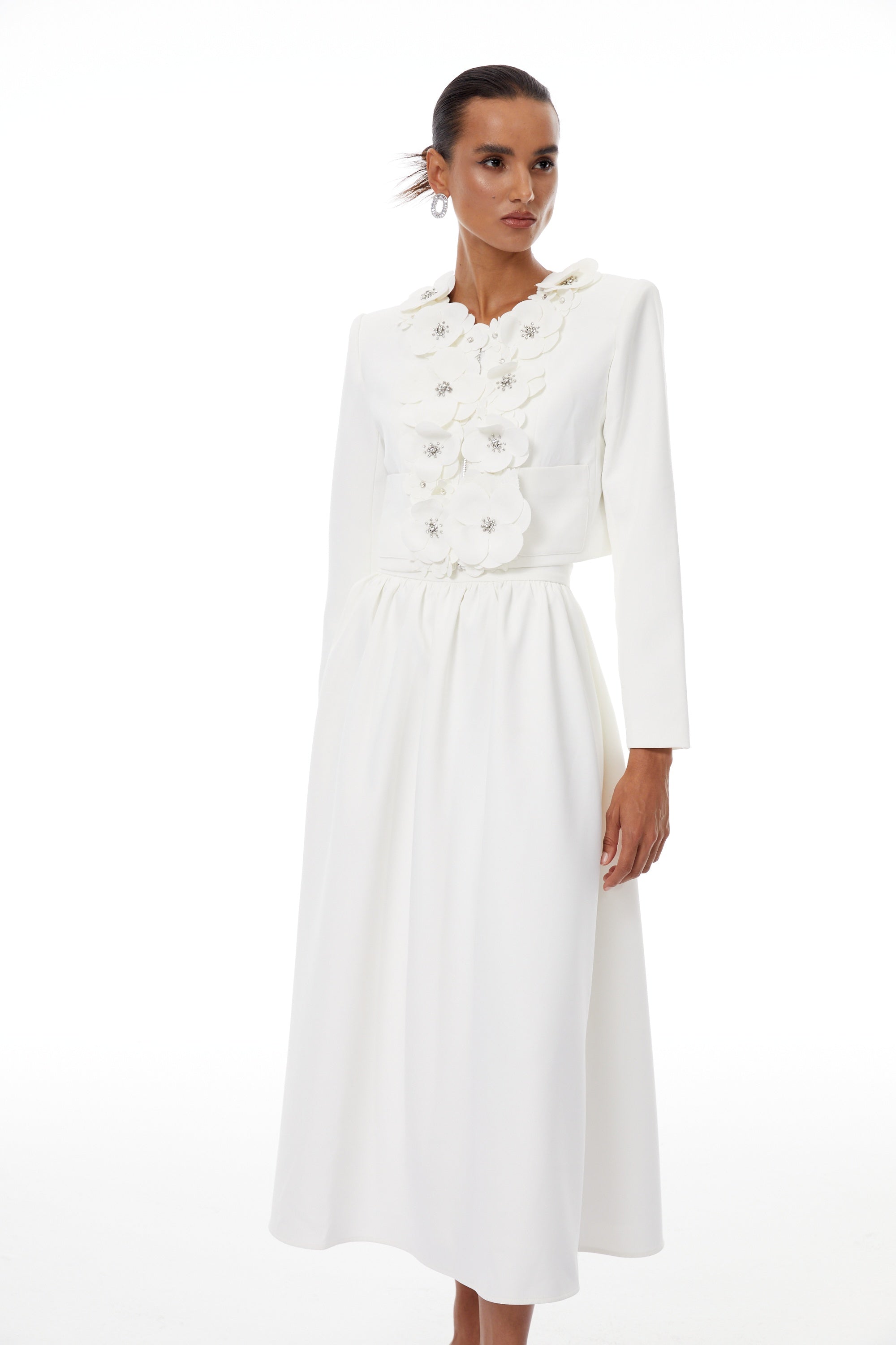 Élodie Jacke mit floralen Applikationen und passendem Rock