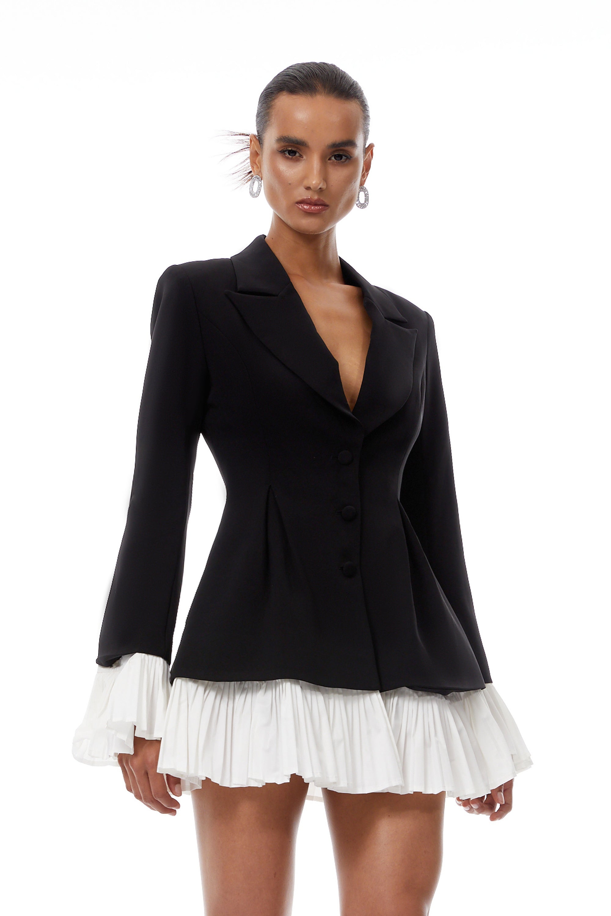 فستان بليزر قصير من ريبيكا بتصميم ألوان متداخلة