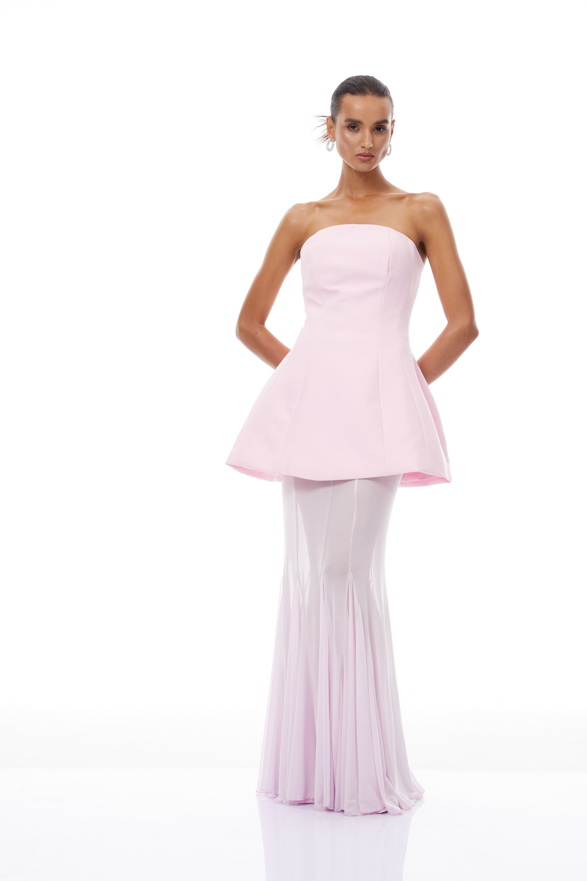 مجموعة فستان كورساج أسود و تنورة شبكية من ميلاني