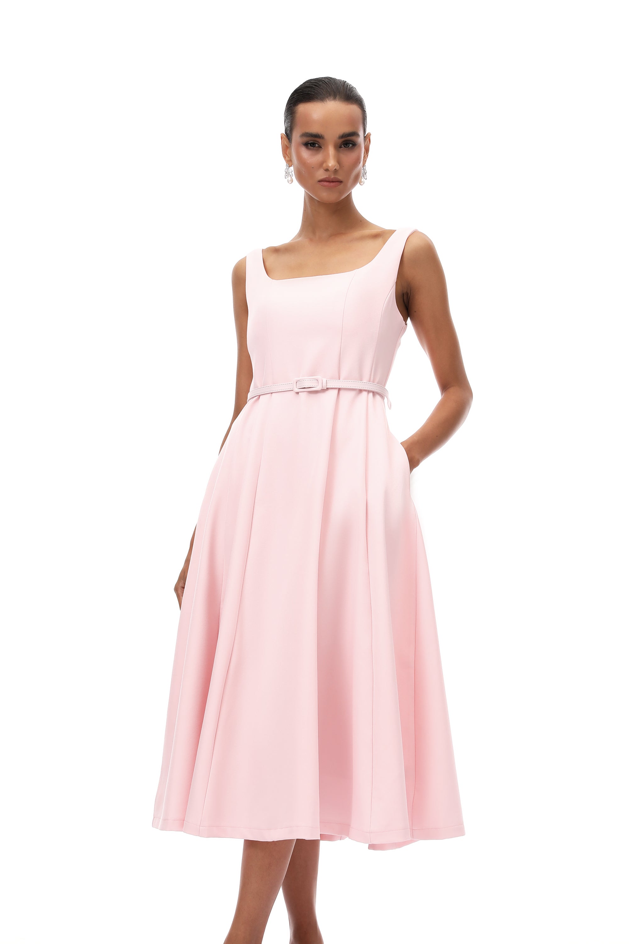 طقم فاليريا المنسجم مزين بالكريستال الوردي