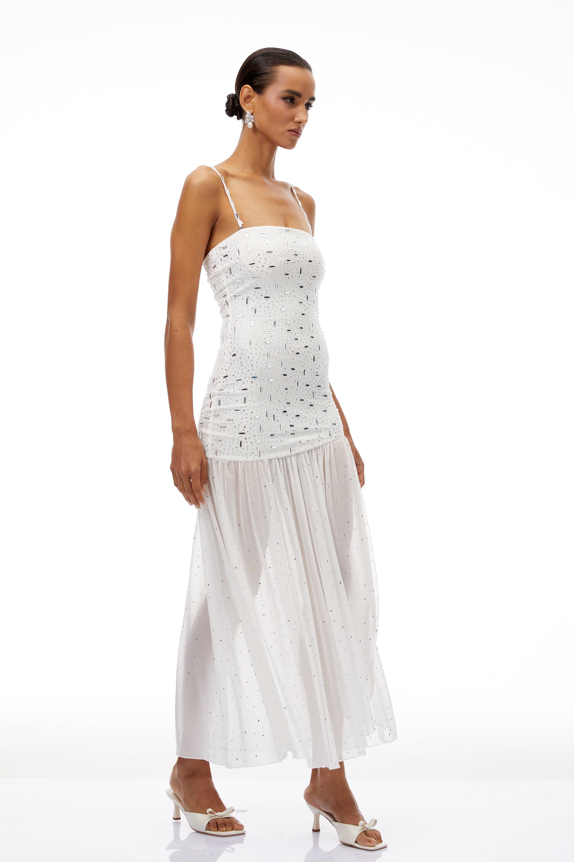 Apollonia Weißes Strass-Maxikleid mit asymmetrischem Muster