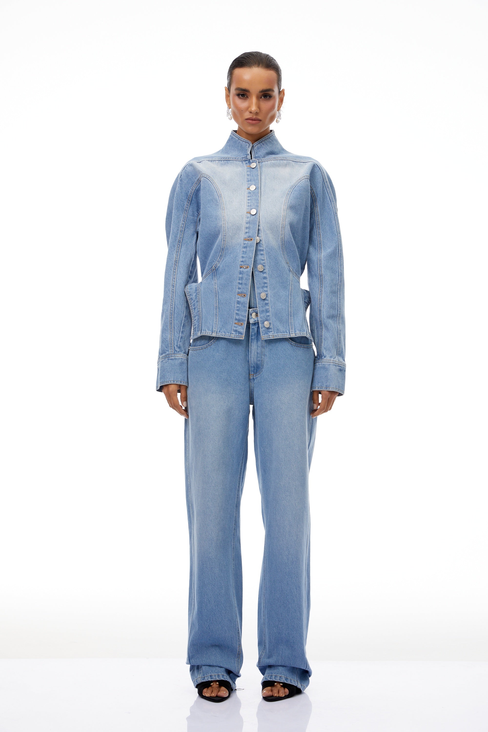 Amandine Jeansjacke in Hellblau mit Tonnenförmiger Taille